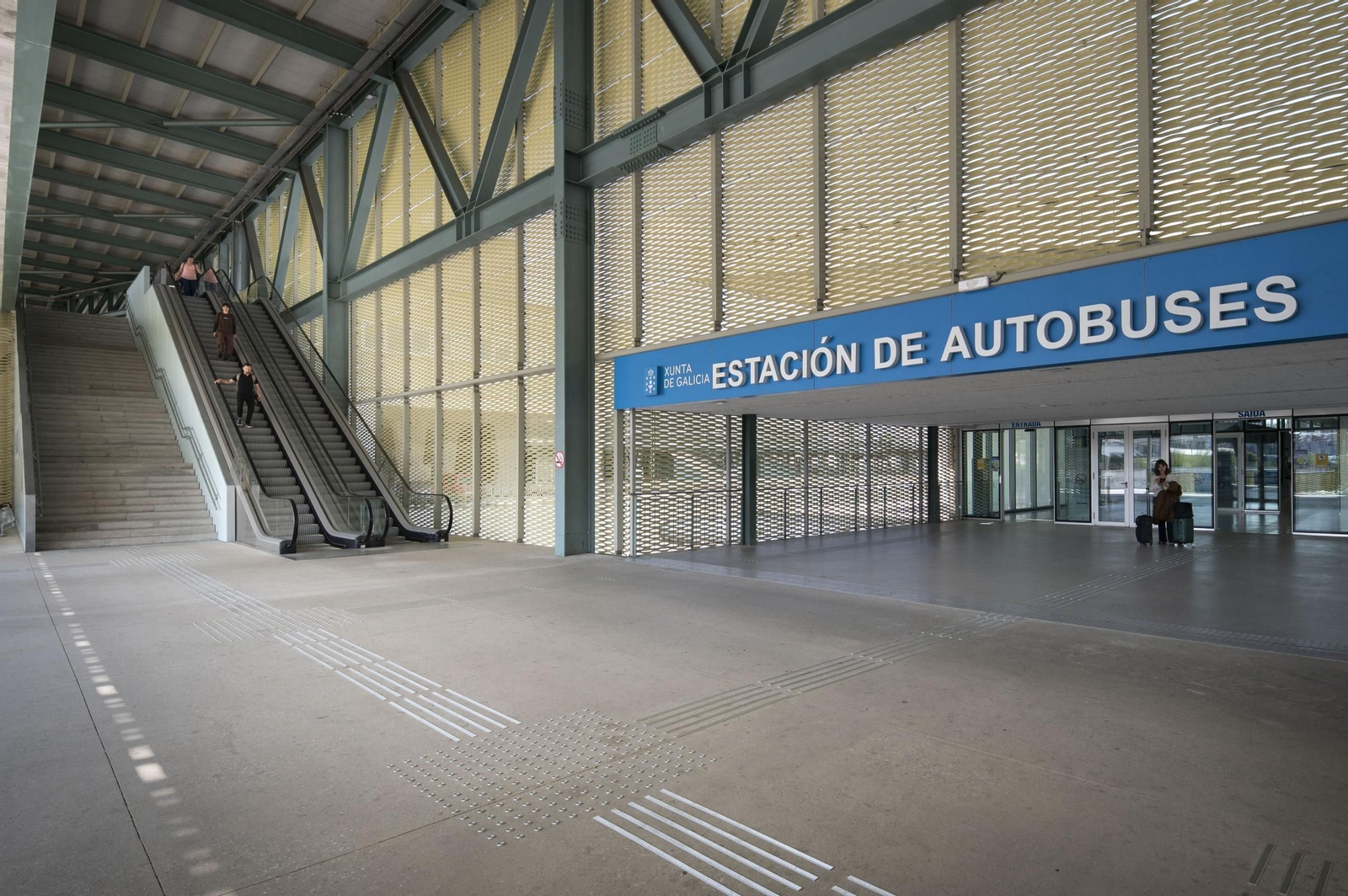 Galería | La estación intermodal de Santiago culmina con una moderna galería para los viajeros, en fotos