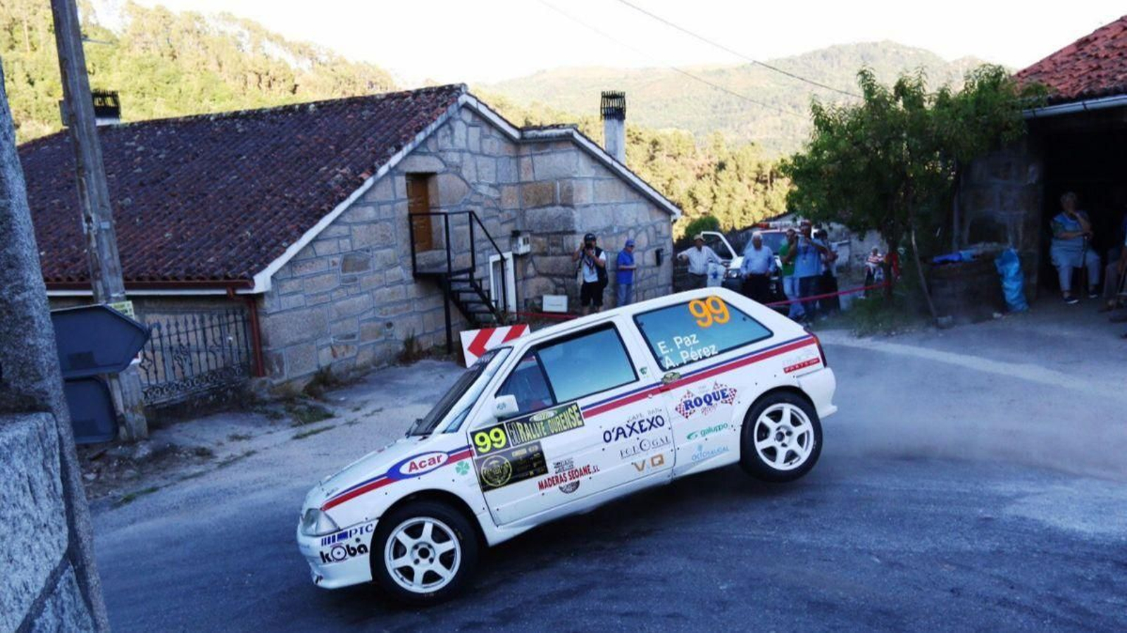 Eduardo Paz al volante, en el Rally de Ourense.