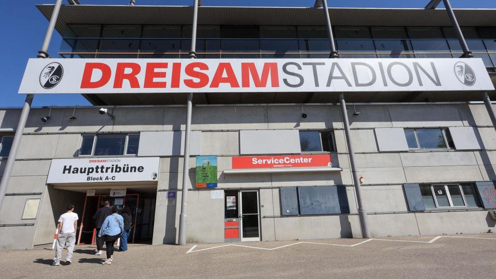 La puerta del Dreisamstadion se abre hacia un lugar muy especial.