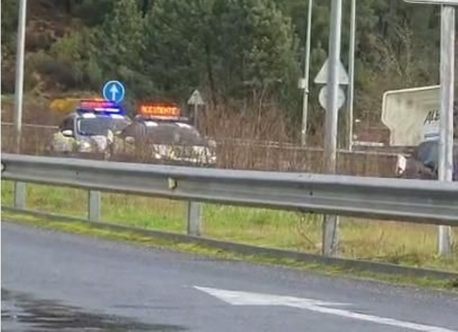 Accidente en la OU-525 a la altura del Polígono de Barreiros.