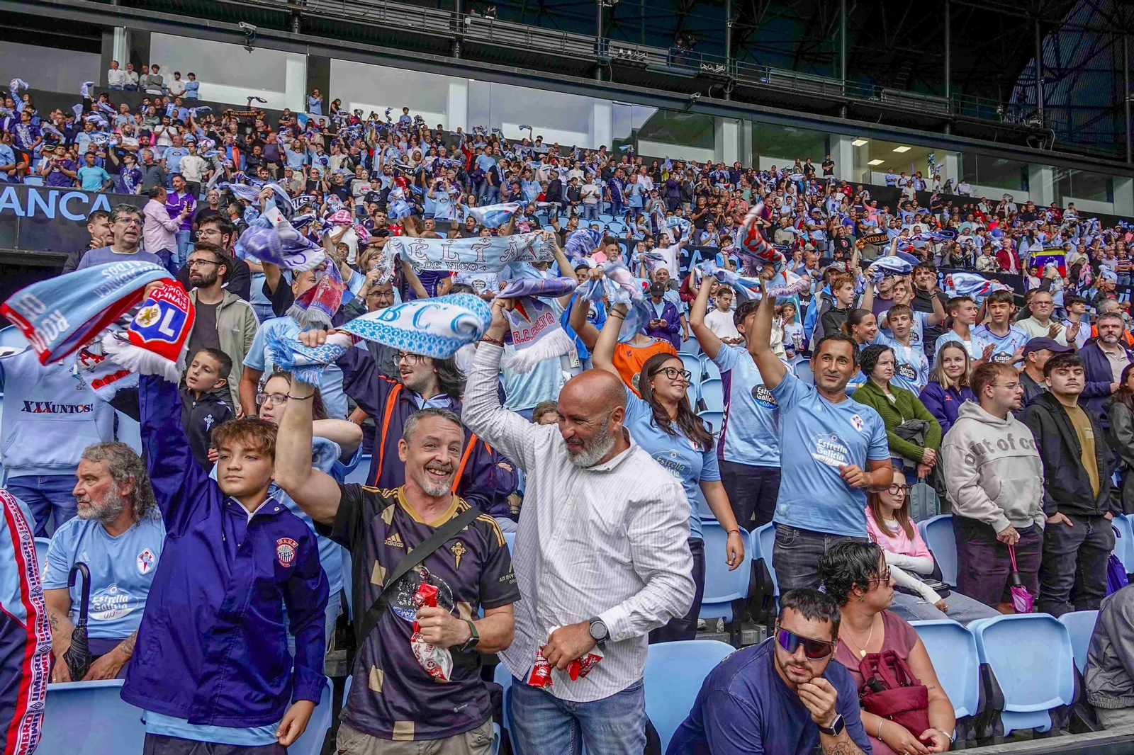 Galería | El Celta Fortuna se estrena como local en Segunda División