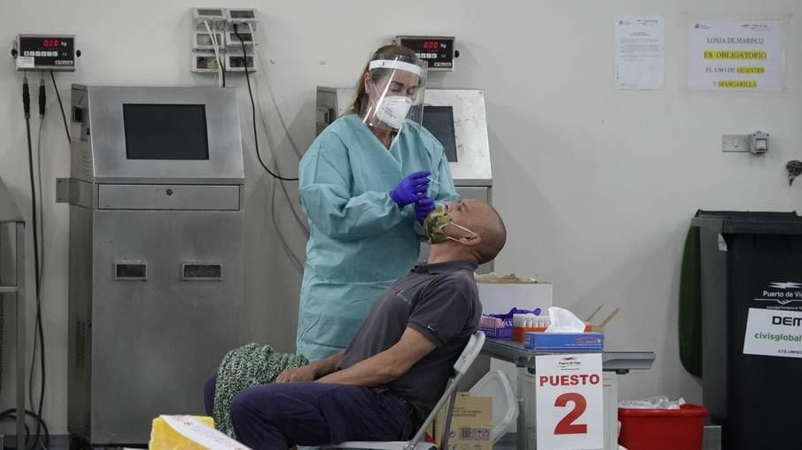 En la imagen, el segundo cribado realizado en las instalaciones portuarias estos días.