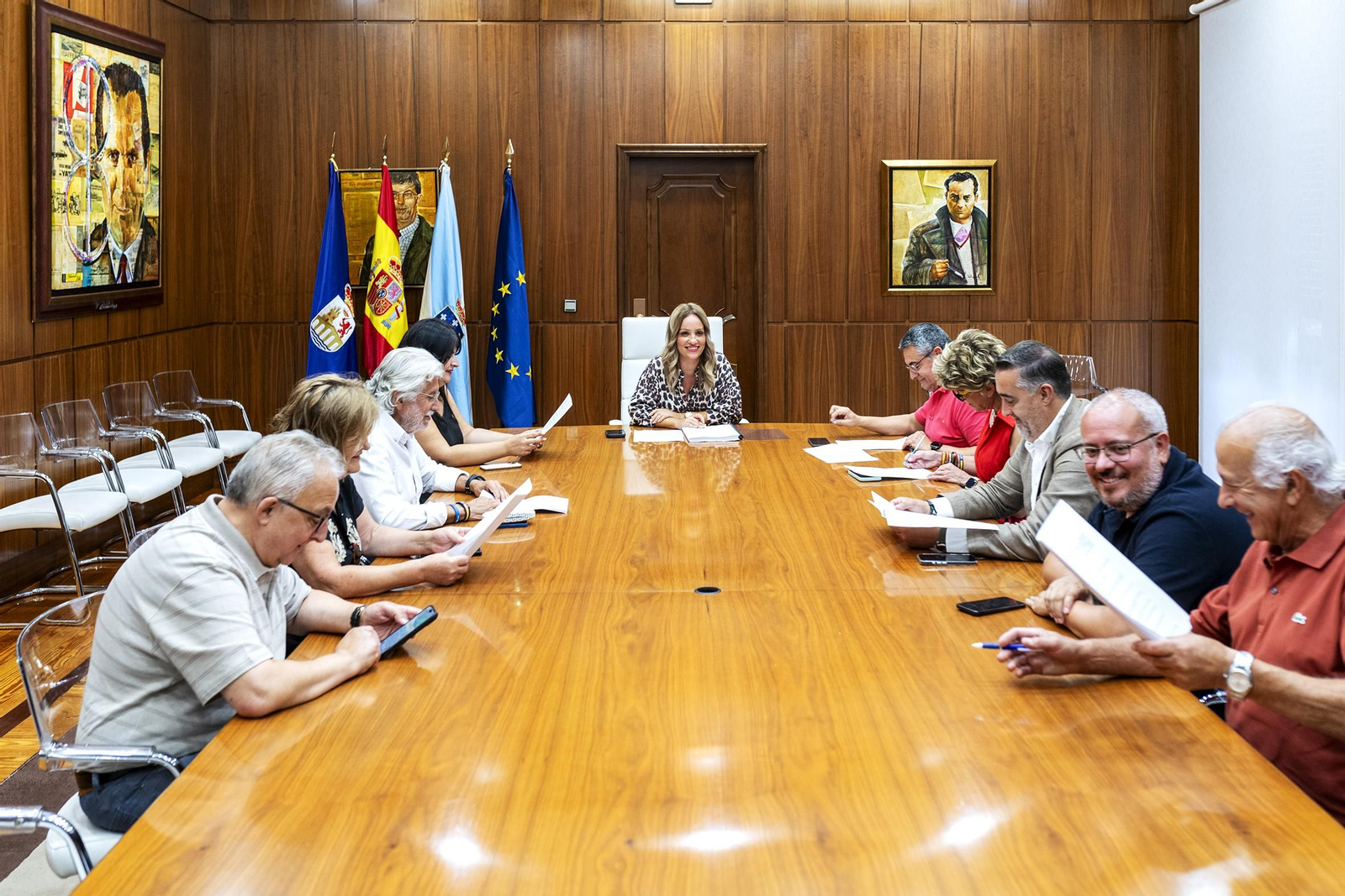 La vicepresidenta Marta Novoa encabezó la junta de Gobierno.