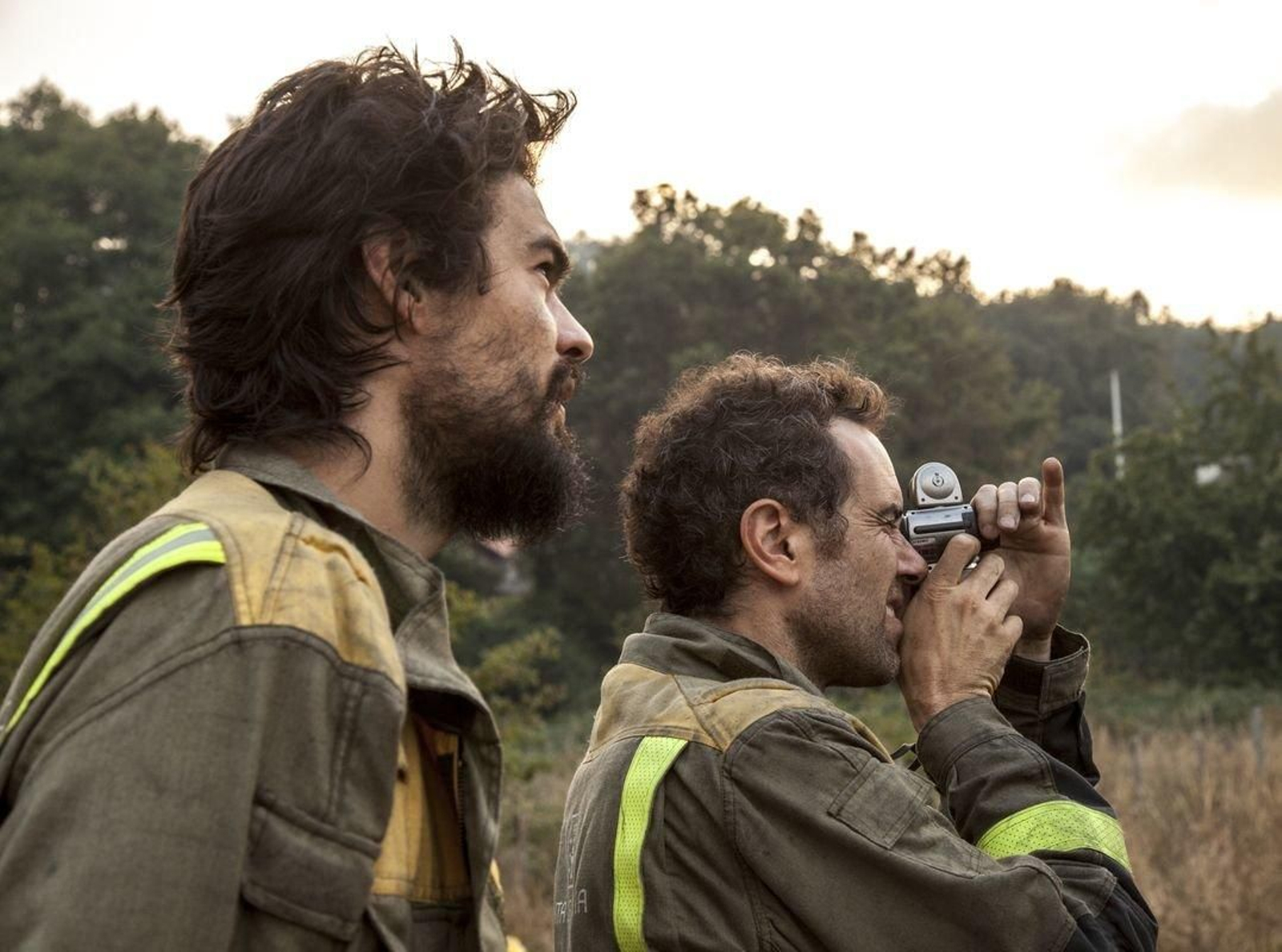 Oliver Laxe junto a Mauro Herce, director de fotografía.