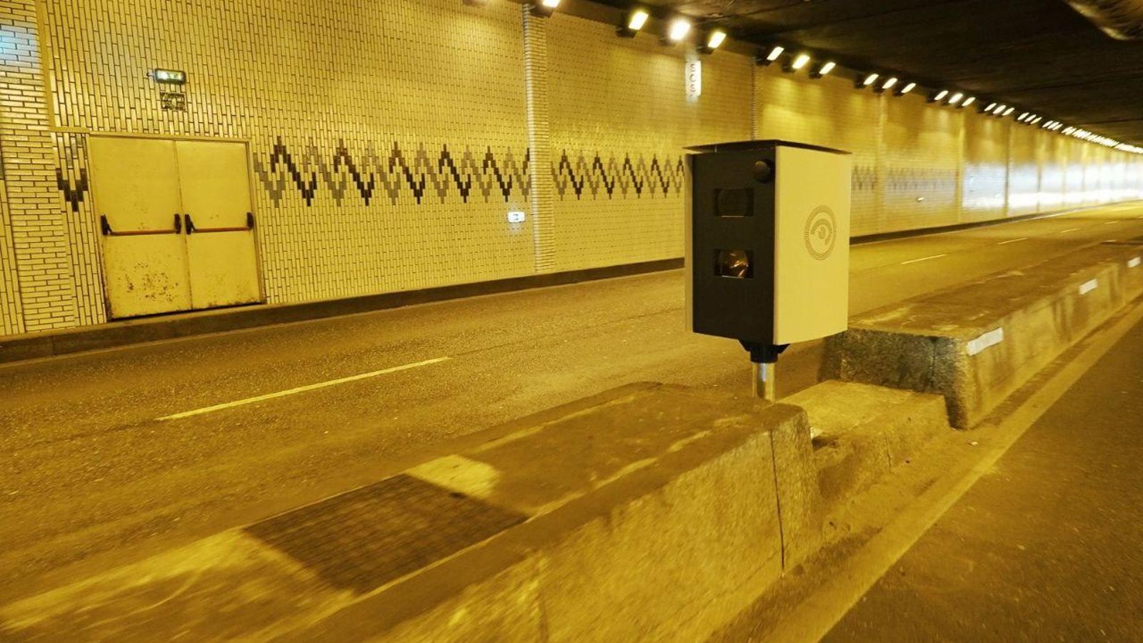 El nuevo radar del túnel de Beiramar. // Vicente Alonso