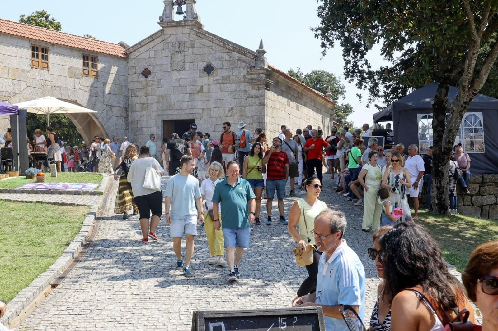 Galería | Vigo se vuelca con San Roque en una jornada marcada por el calor