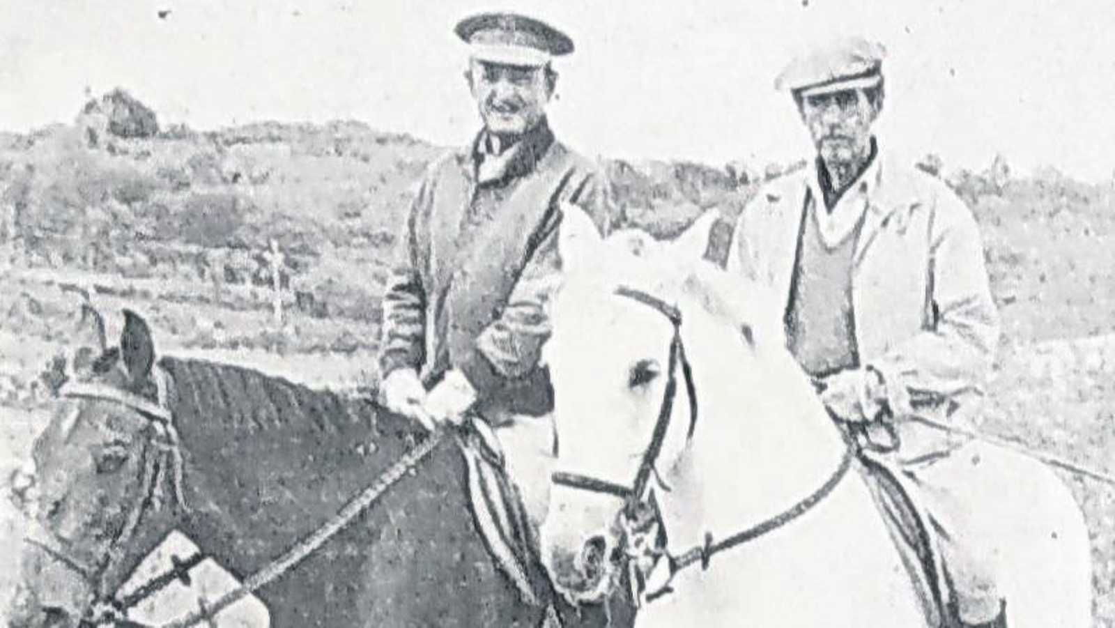 Los militares, sobre sus caballos (FOTO: DACAL)