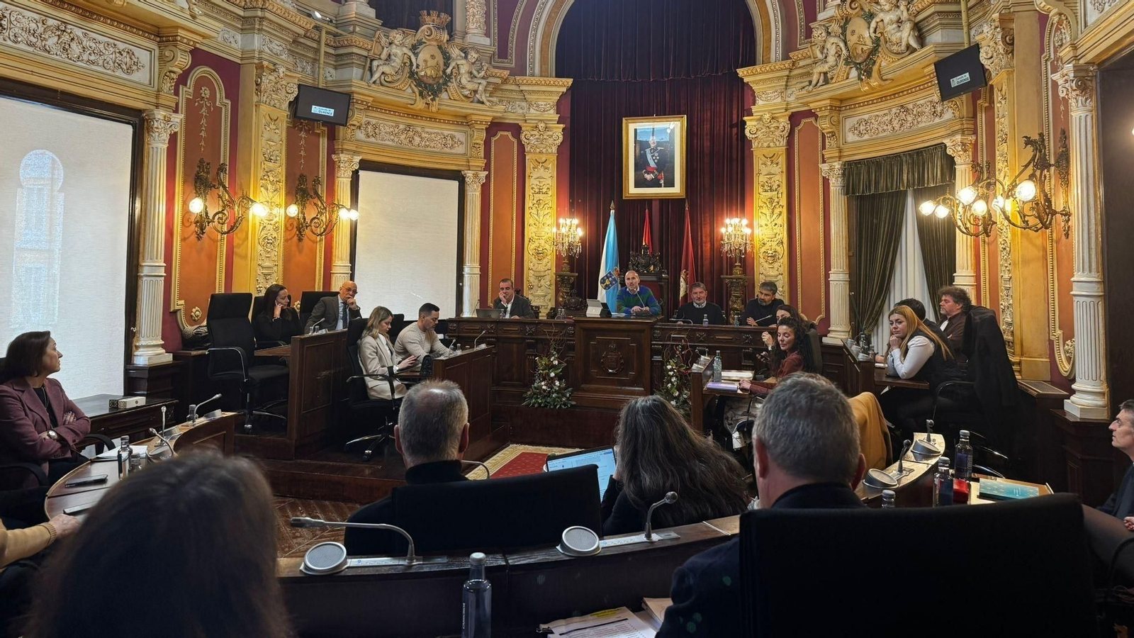 Pleno extraordinario en el Ayuntamiento de Ourense, presidido por el alcalde, Gonzalo Pérez Jácome