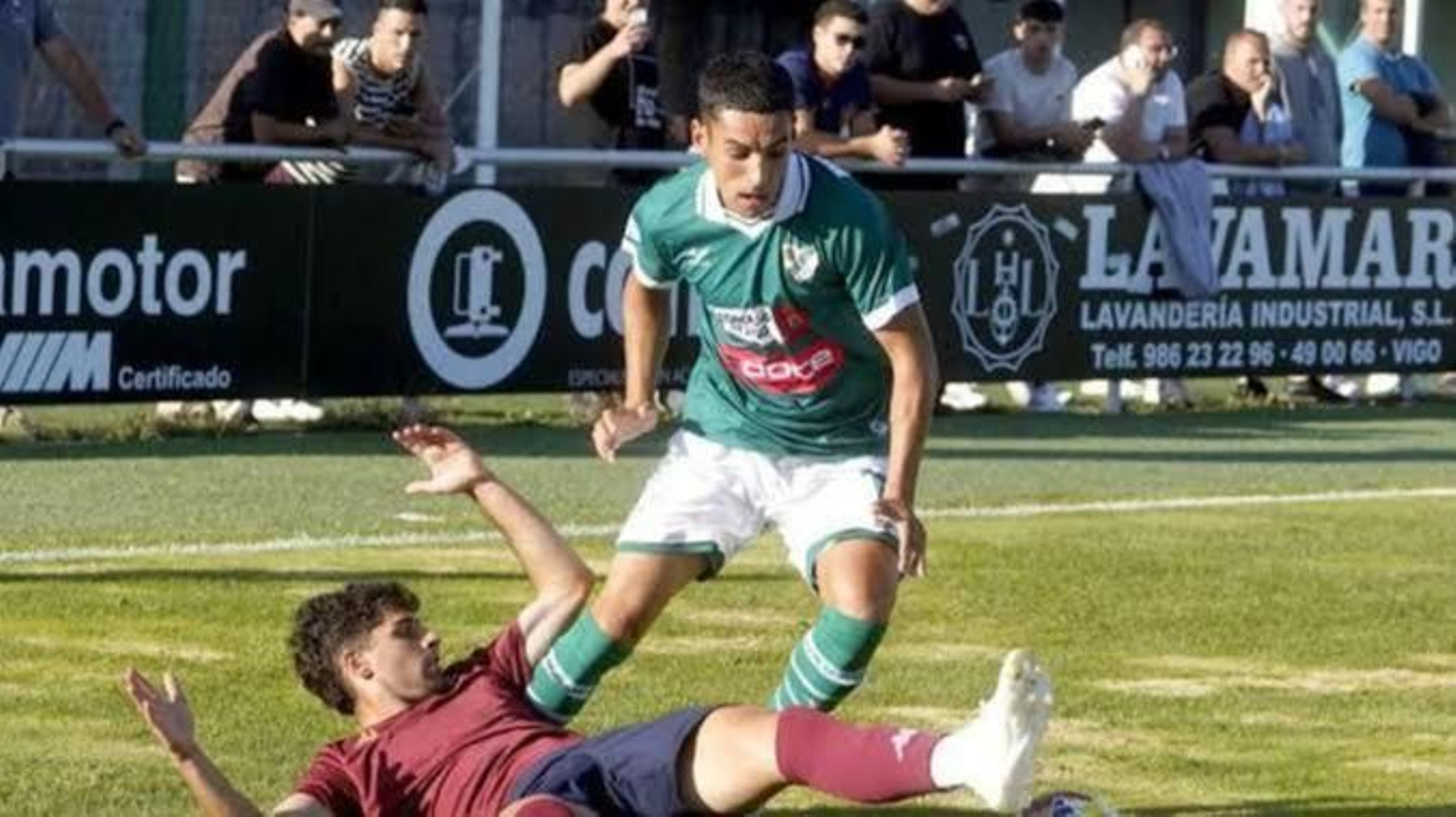 El extremo santanderino en el duelo de esta temporada en O Vao contra el Pontevedra.