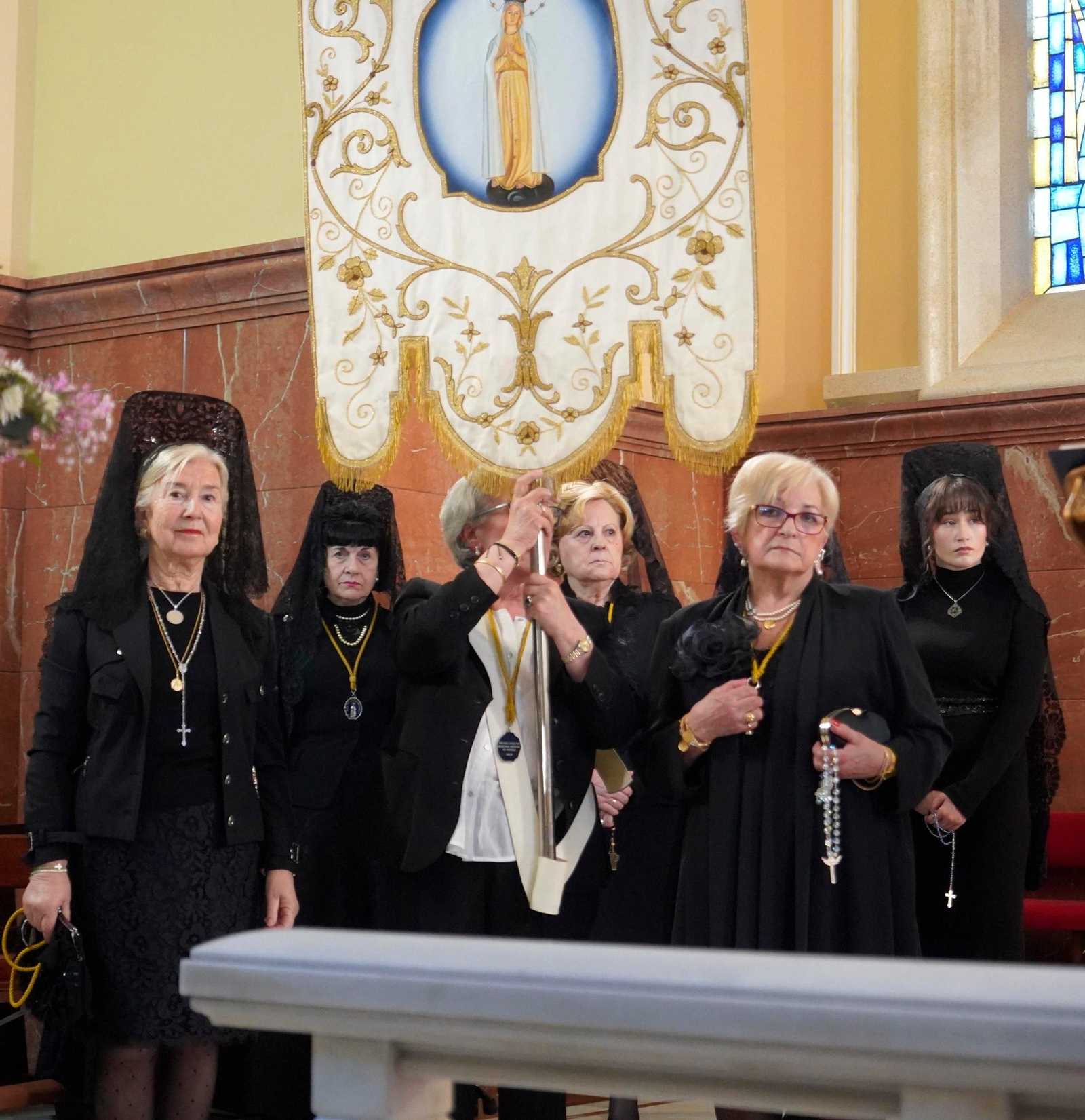 Galería | La devoción recorre las calles de Vigo por la Virgen de Fátima