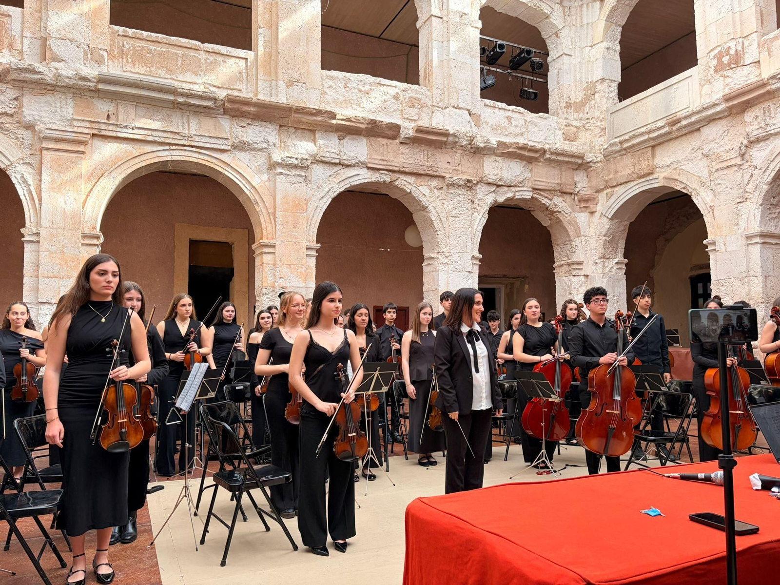 Galería |  La Orquesta del Conservatorio profesional de Música de Ourense destaca en Medinaceli