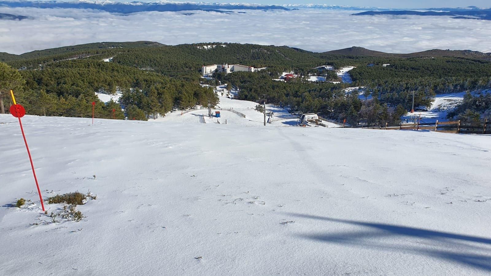 Manzaneda, este lunes, en una jornada soleada pero cerrada al público.