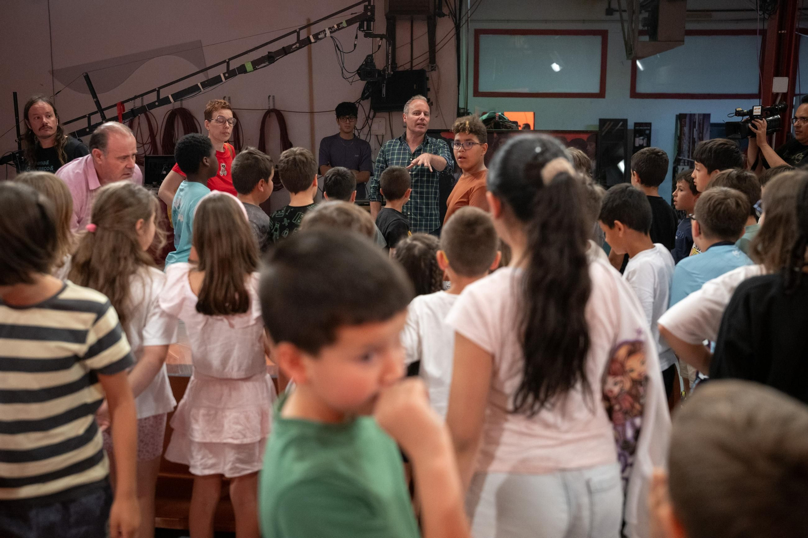 Visita dos alumnos do colexio Albino Núñez ó plató de Telemiño