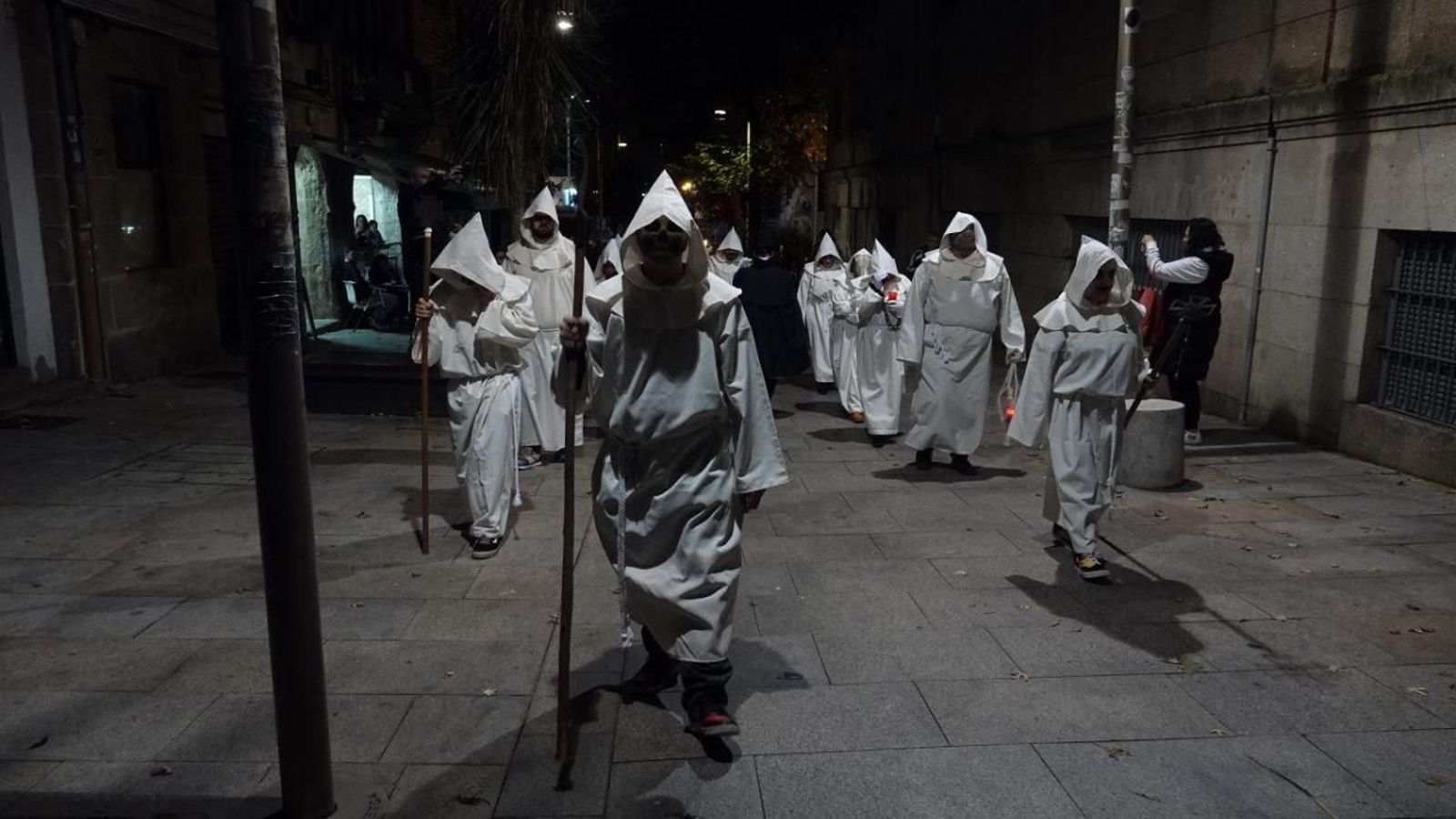 La Santa Compaña, en el Casco Vello vigués.