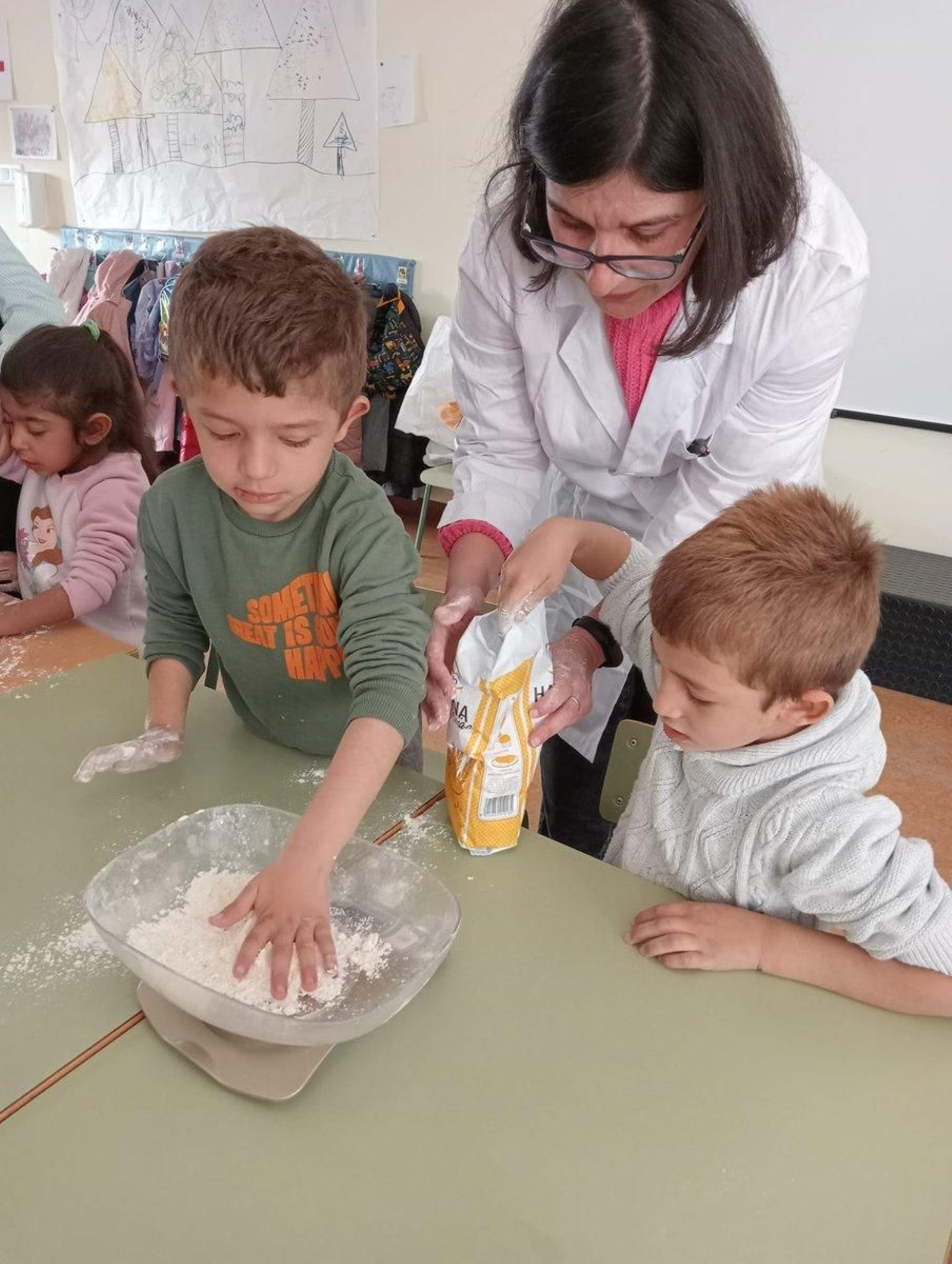 A actividade estivo guiada pola investigadora Alicia Pérez