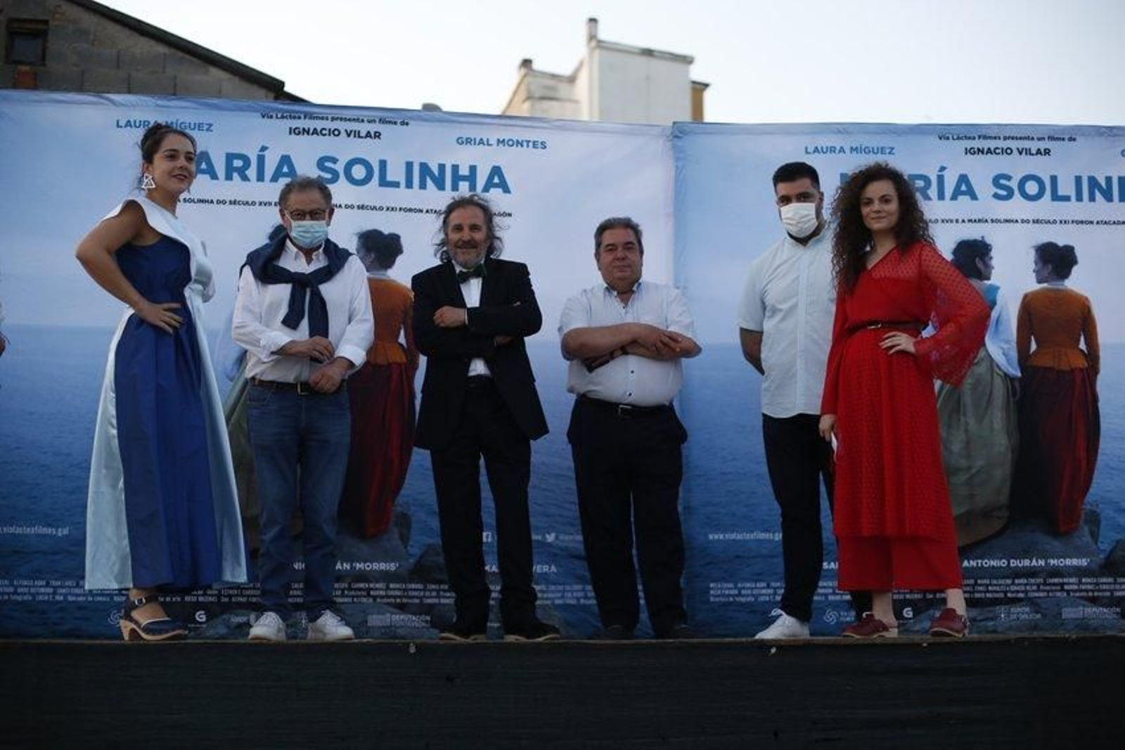 Verín. 21/06/2020. Estreo da película de Ignacio Vilar "María Solinha" no autocine itinerante instalado en Verín. Na foto o Director coa actrices principais e autoridades na gala inaugural.
Foto: Xesús Fariñas.