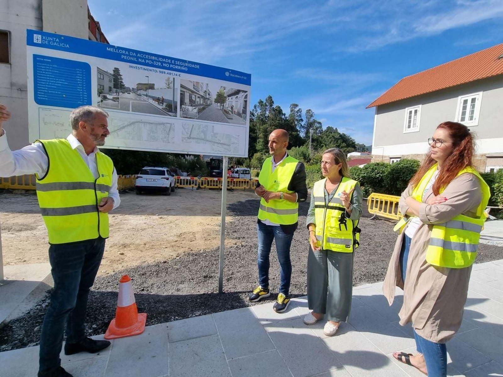 Vázquez, acompañada por el alcalde, visitó el estado de las obras en O Porriño.