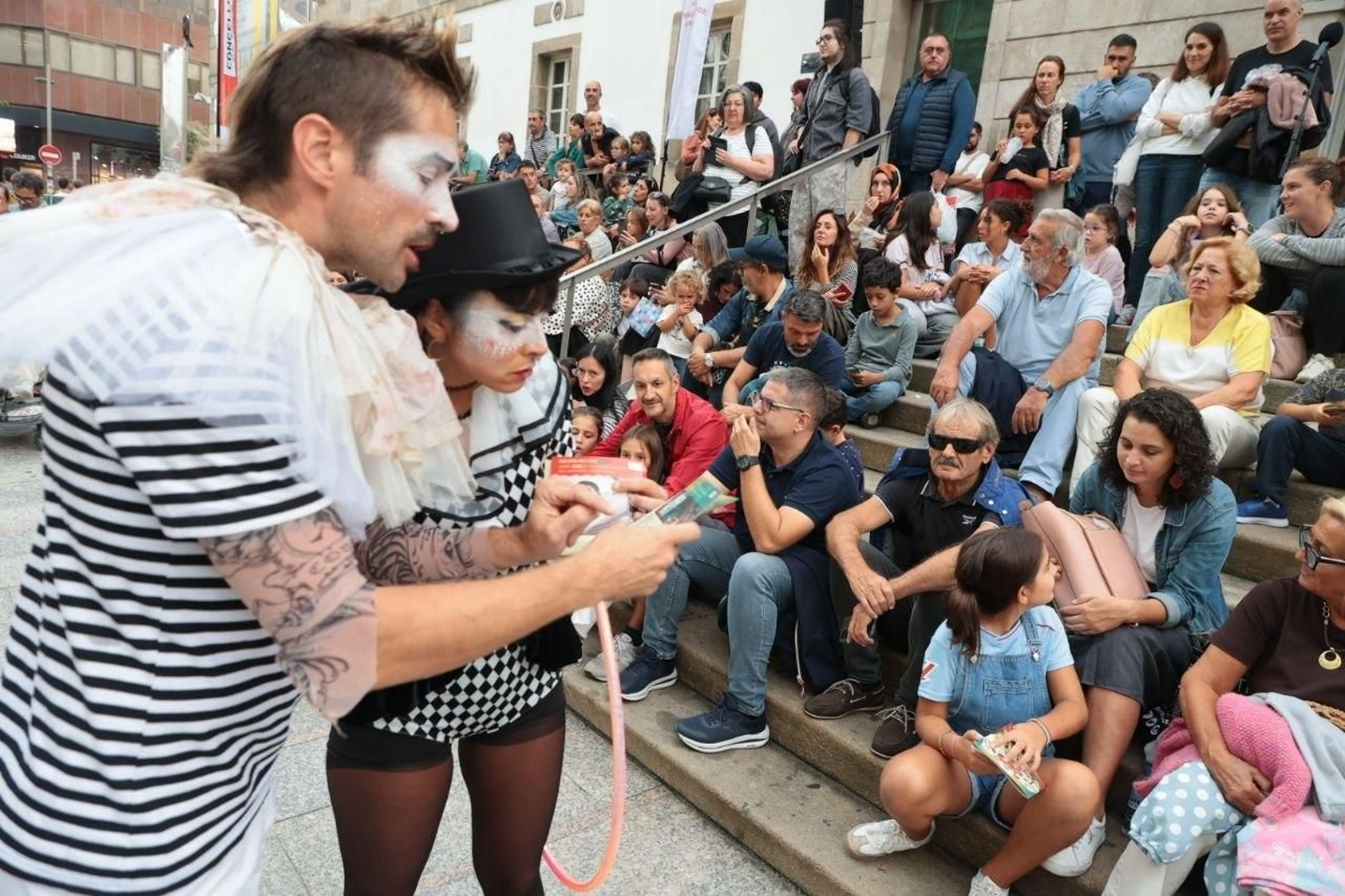 Galería | Acrobacias y humor para estrenar Vigocultura en Vigo