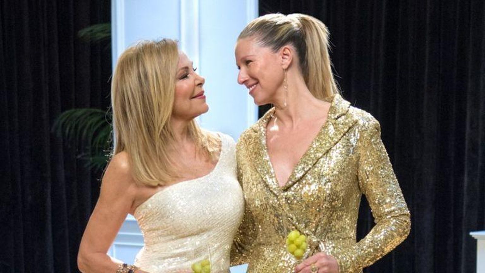 Ana Obregón y Anne Igartiburu. (EFE)