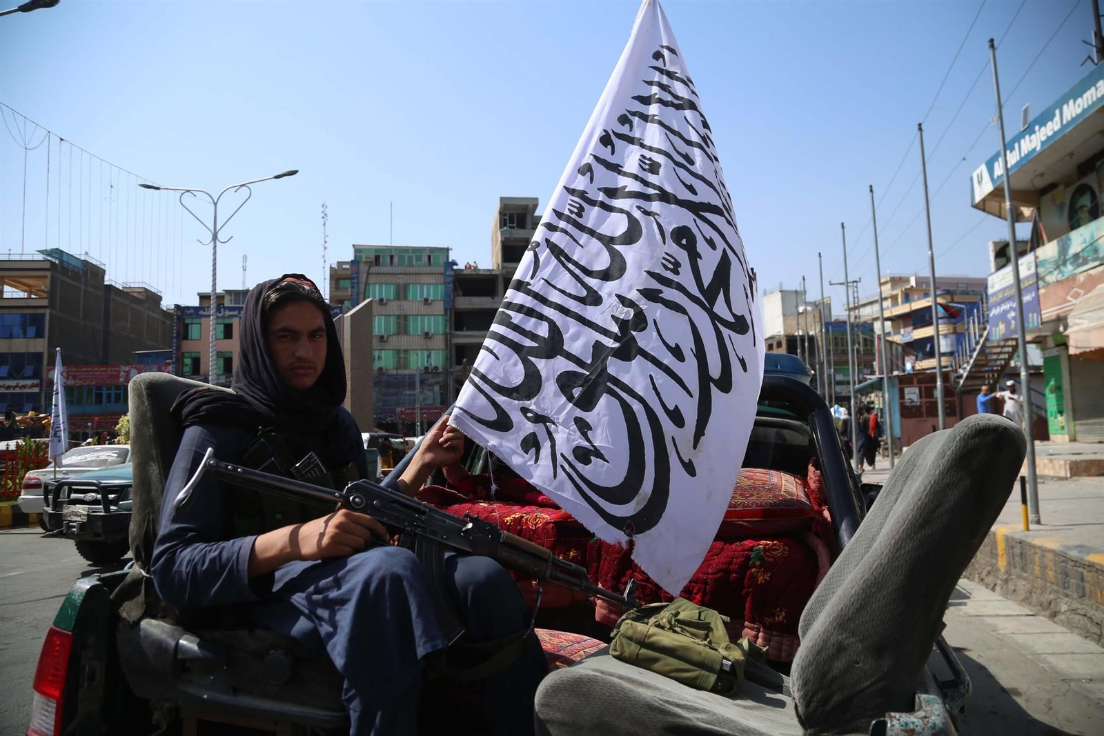 Talibanes en Jalalabad, Afganistán. // EFE