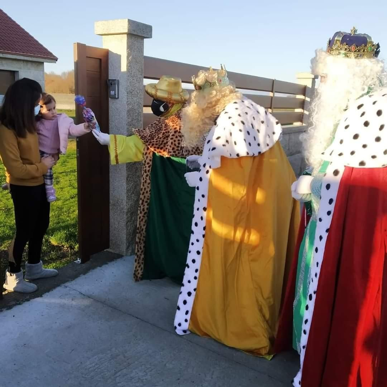 Los Reyes Magos en Sandiás, fotos cedidas por el concello.