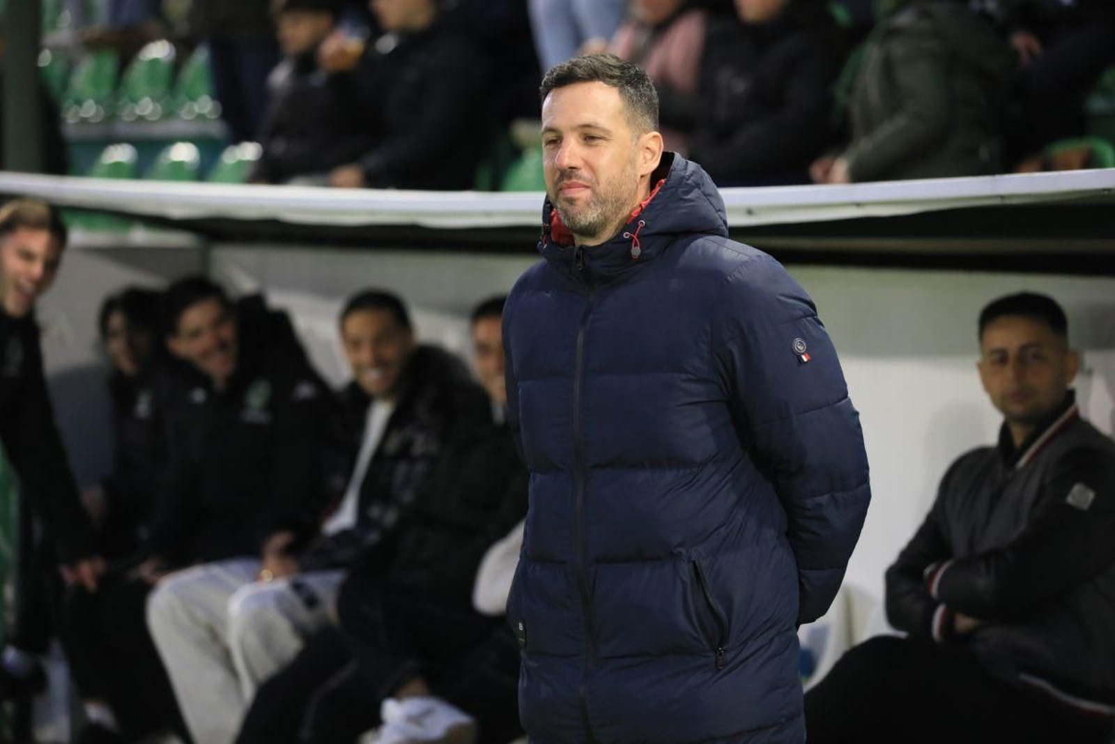 El técnico Jorge Cuesta, en su debut en el derbi ante el Ourense CF.