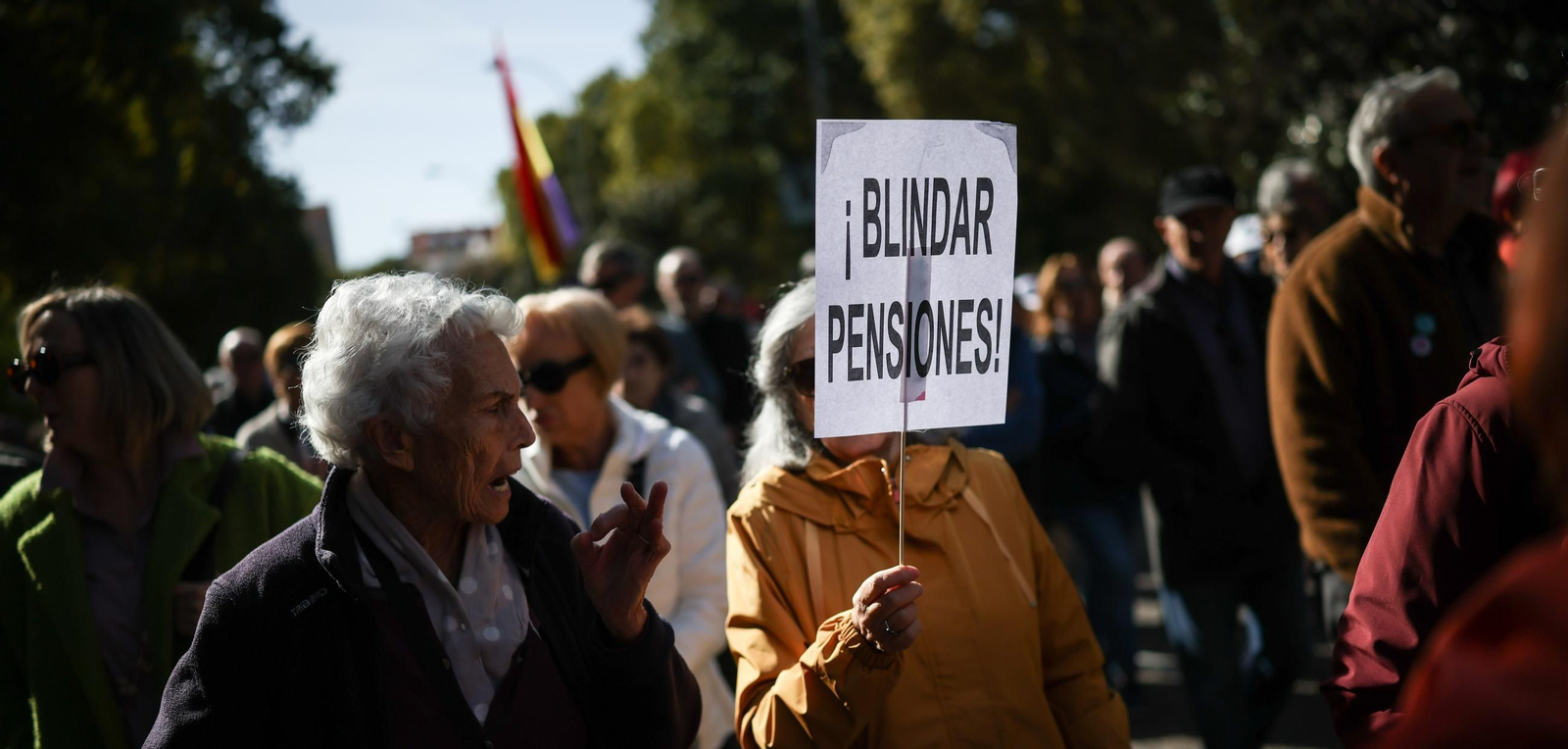 Miles de pensionistas se unen en Madrid para exigir la subida del 6%