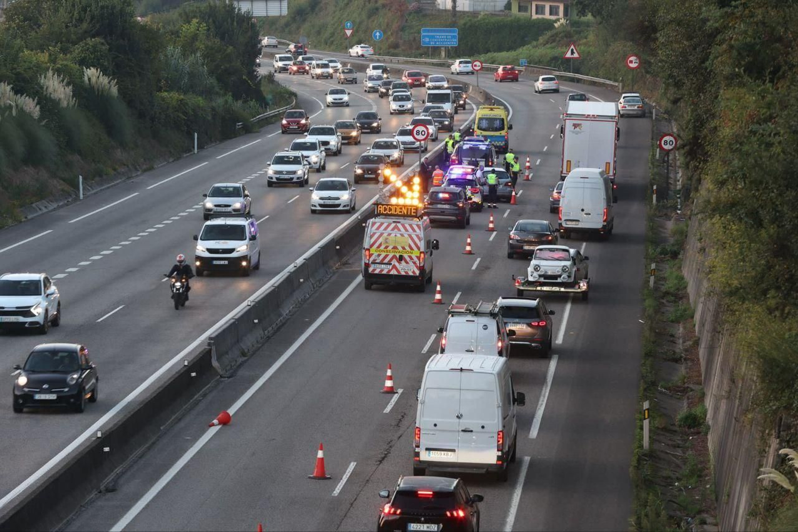 Retenciones por el accidente múltiple en Puxeiros. // Alberte