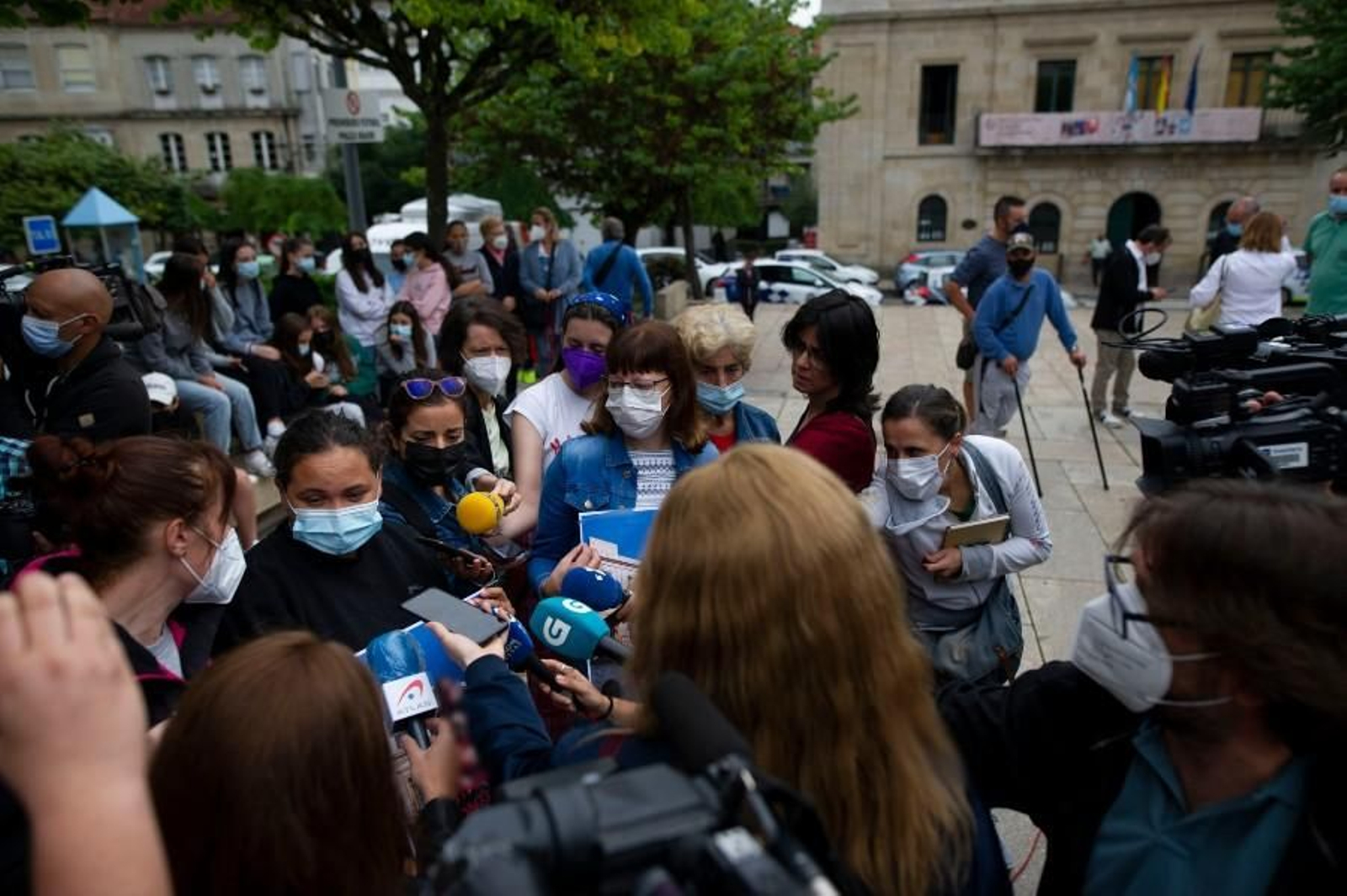 Concentración en apoyo a la menor agredida por un amigo en O Carballiño (MARTIÑO PINAL)