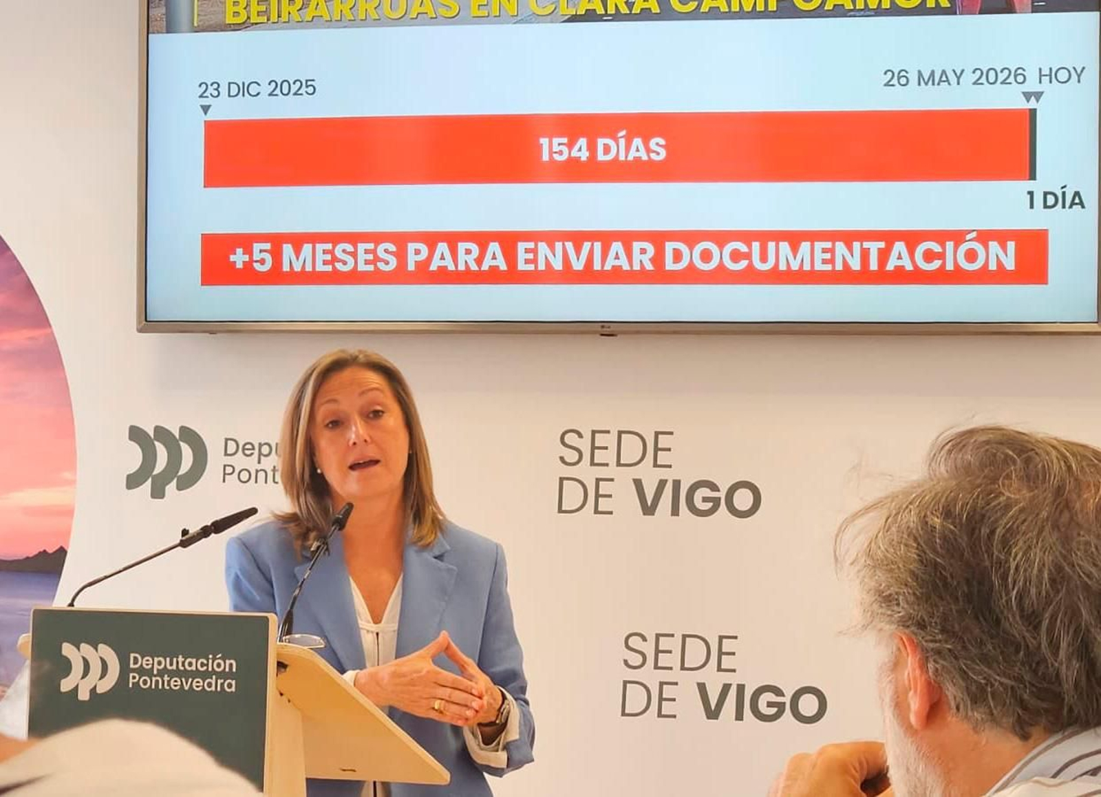 Luisa Sánchez, vicepresidenta de la Diputacíon y presidenta del PP vigués, en su intervención ante los medios