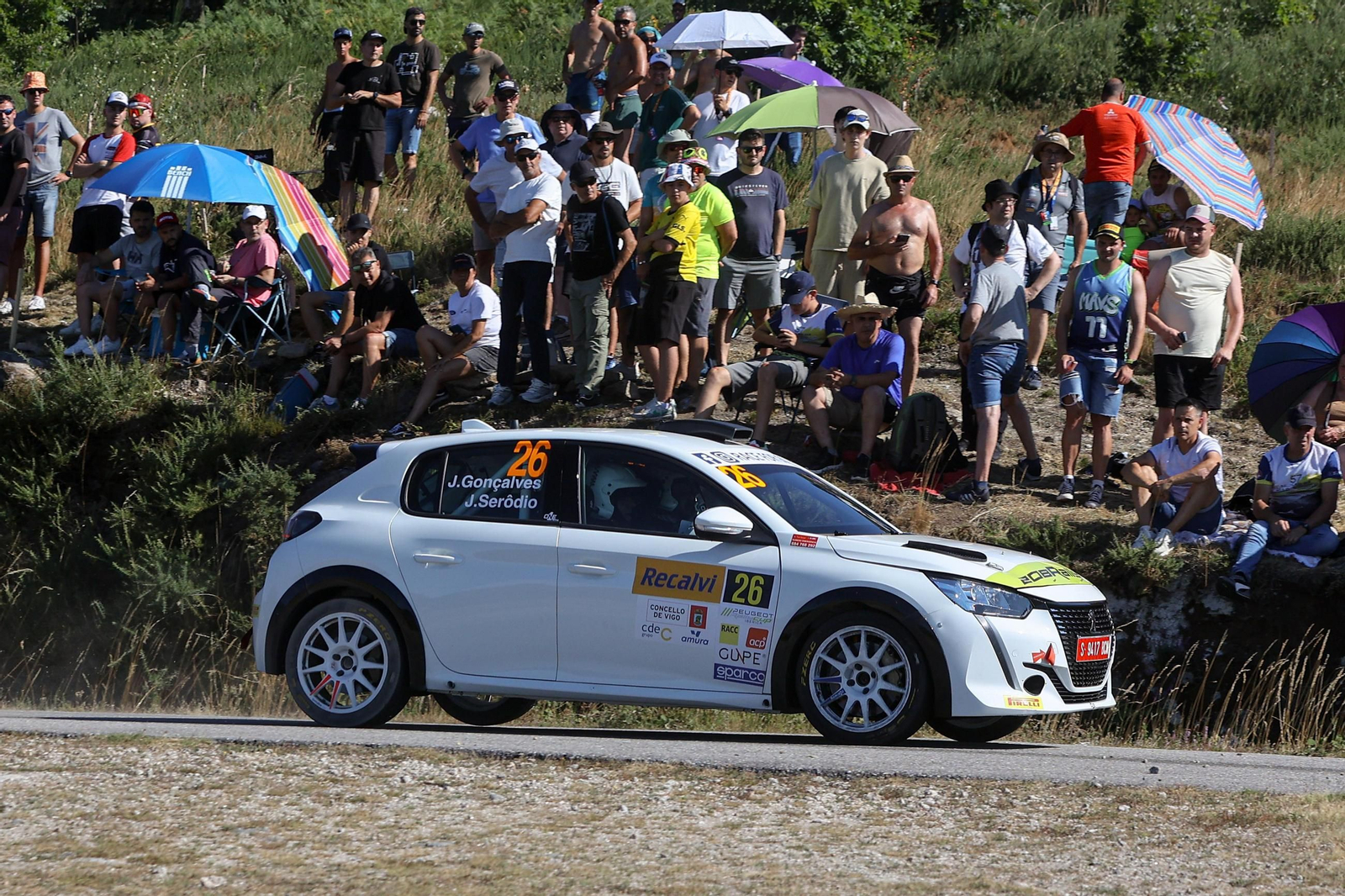 Galería | Los coches se apoderan de Vigo en el primer día del Rally Rías Baixas