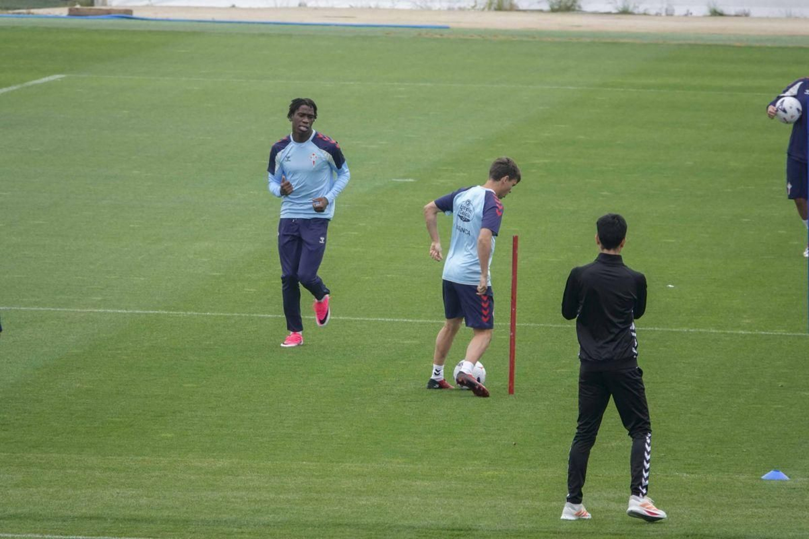 Ilaix Moriba durante un entrenamiento del Celta en la Cidade Deportiva de Afouteza.