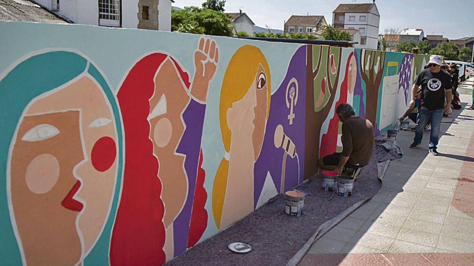 Creación del mural colectivo dedicado a Begoña Caamaño.
