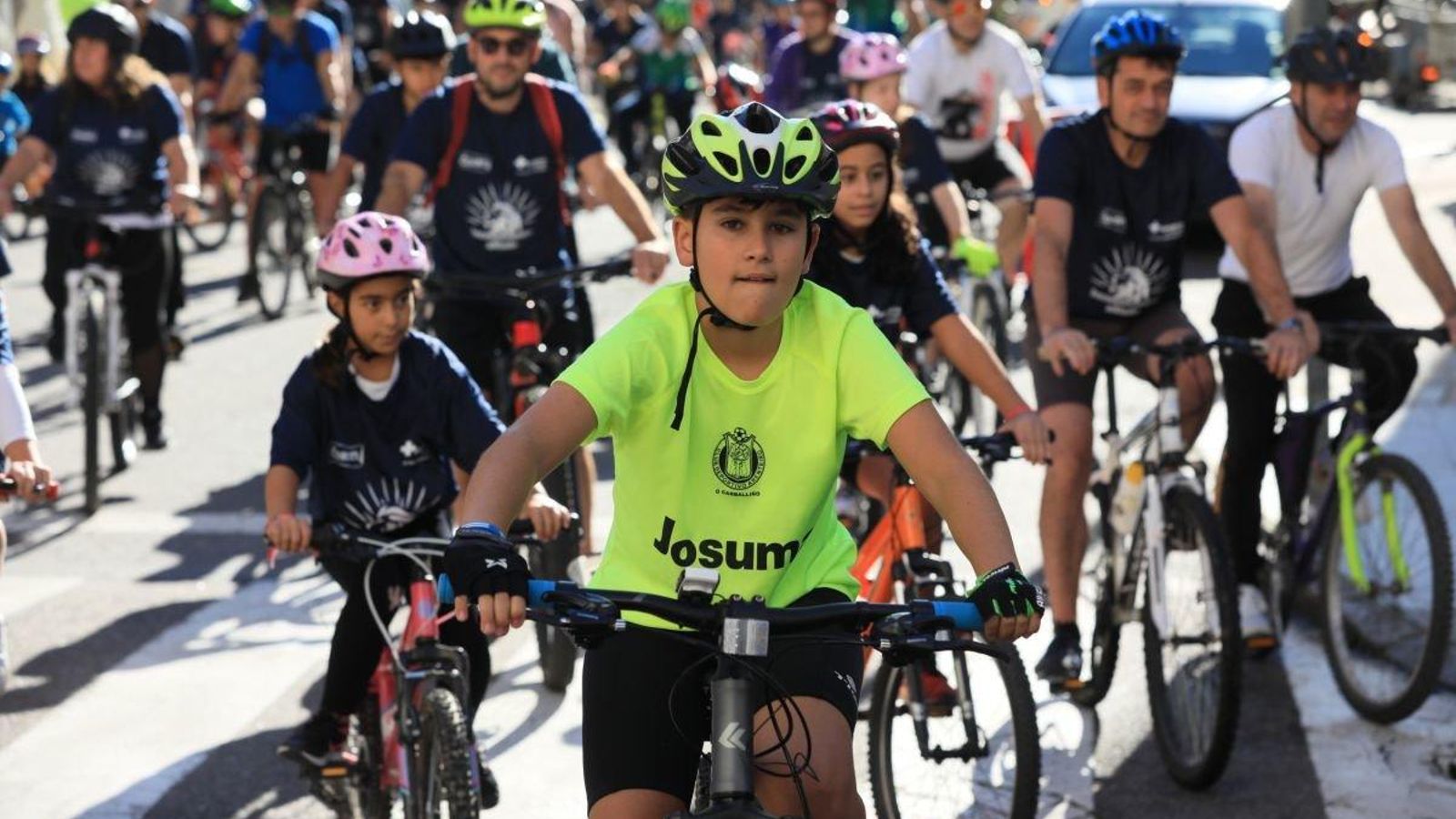 Bien equipado para disfrutar de una mañana de sol y deporte.