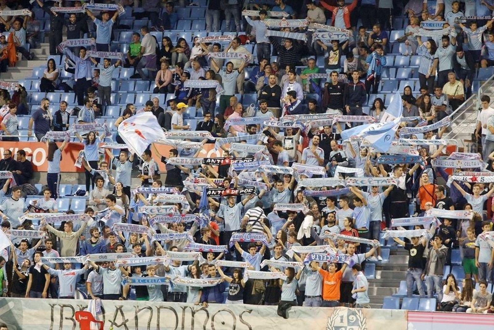 Un total de 19.230 espectadores acudieron ayer a Balaídos para ver el partido.