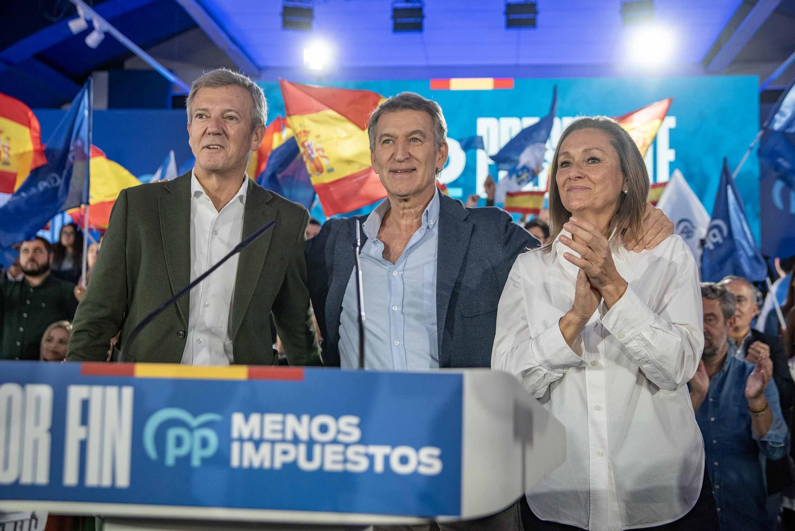 Galería | Feijóo hace parada en Vigo con la precampaña electoral del 29-N