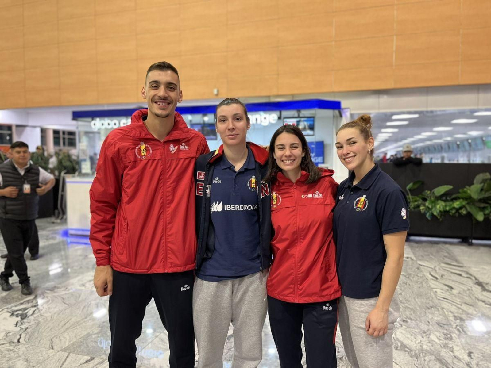 Tania Castiñeira (2i), con el resto de los gallegos que participan en el Mundial de Guadalajara, en México.