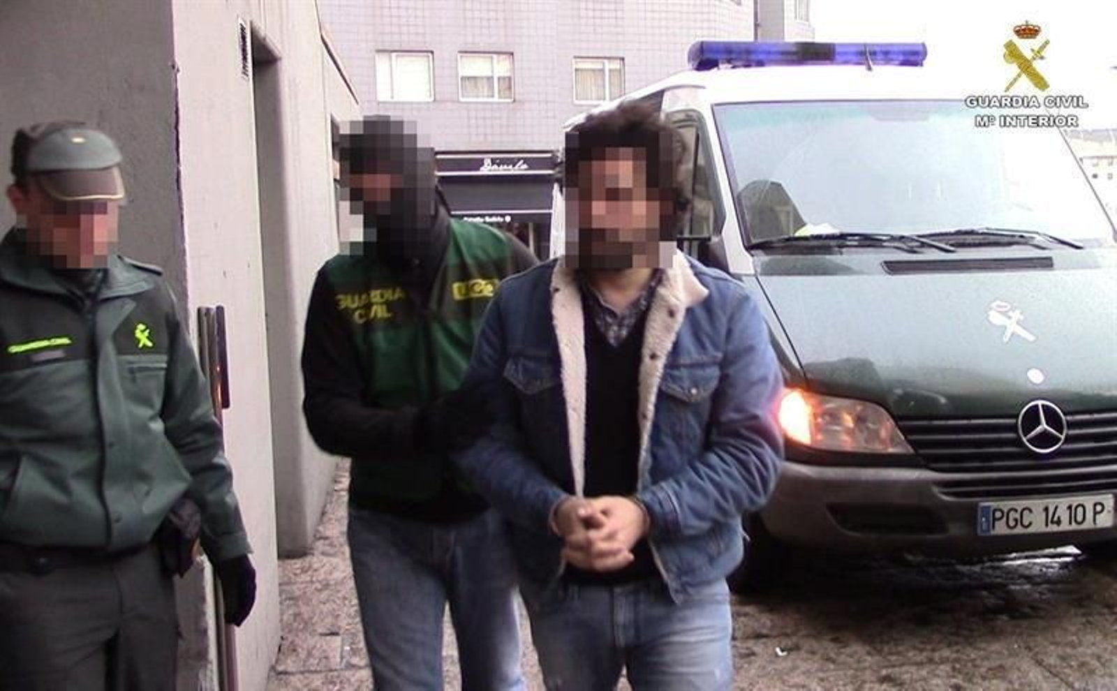 Imagen facilitada por la Guardia Civil que ha desarticulado una red internacional de narcotráfico dirigida desde A Coruña con la detención de 35 personas