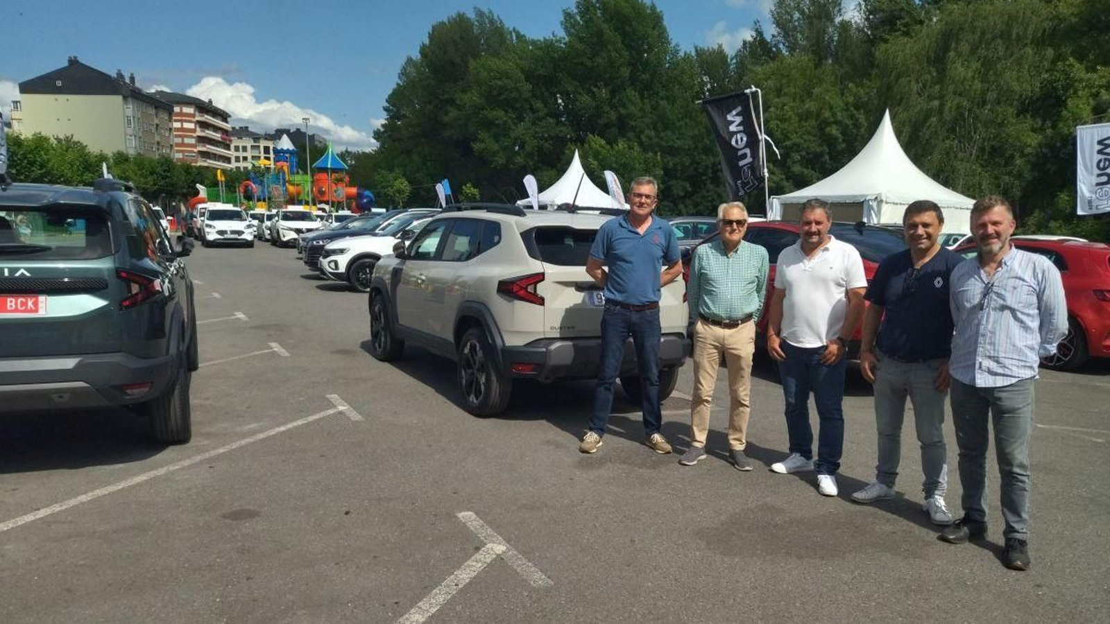 Julio Sánchez, Luis Valle, Pablo Dobao, Argimiro Escuredo y José Fernández, en el recinto ferial.