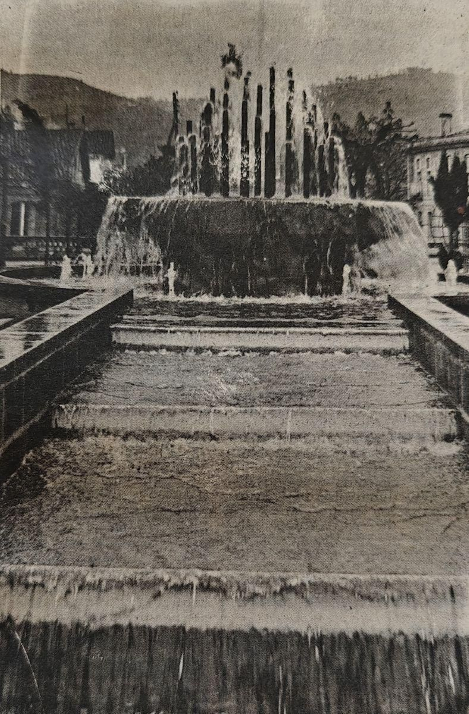 La fuente del parque de El Puente por fin en marcha.