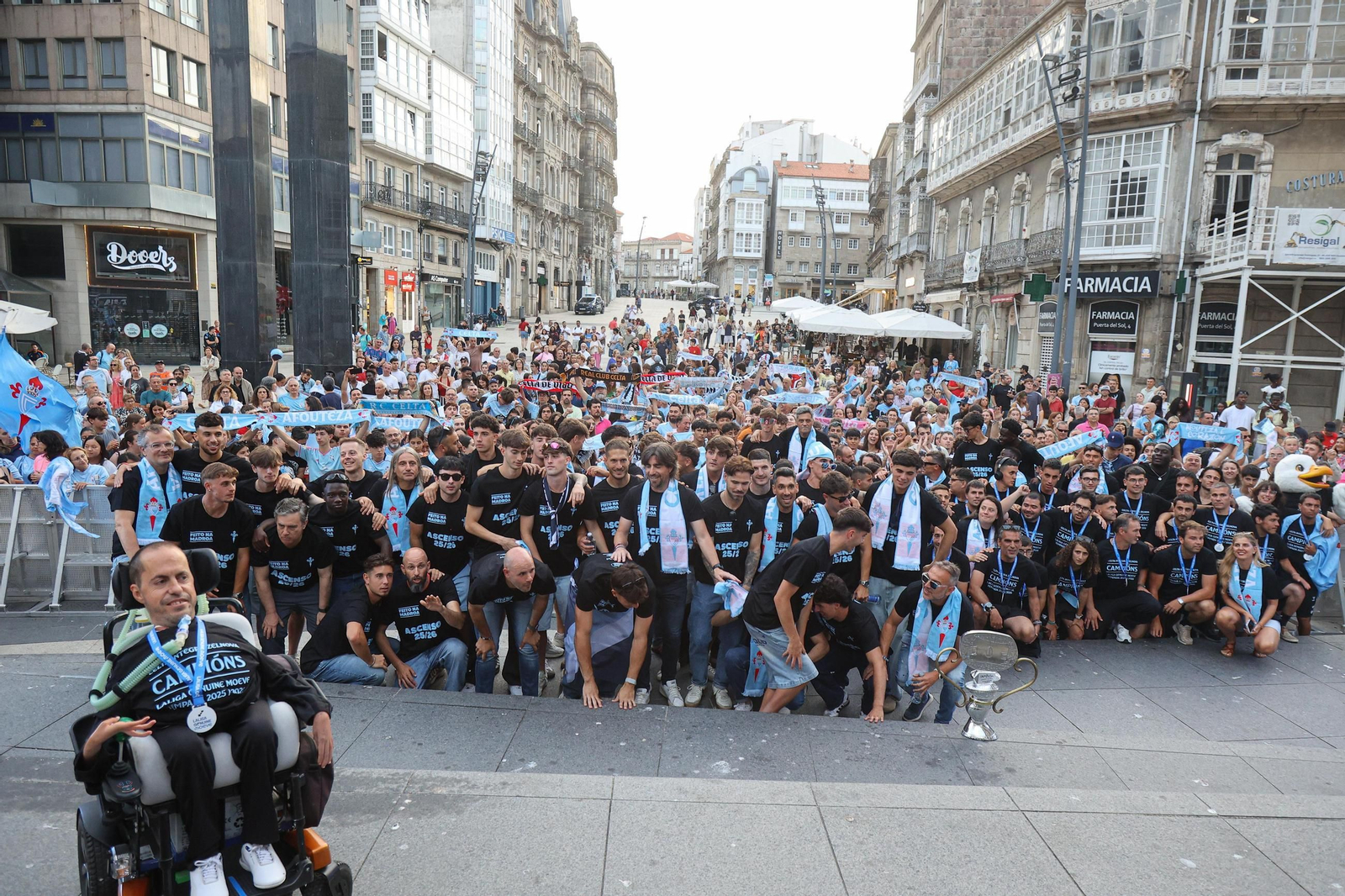 Galería | El Celta Fortuna celebra en Porta do Sol el ascenso a Segunda