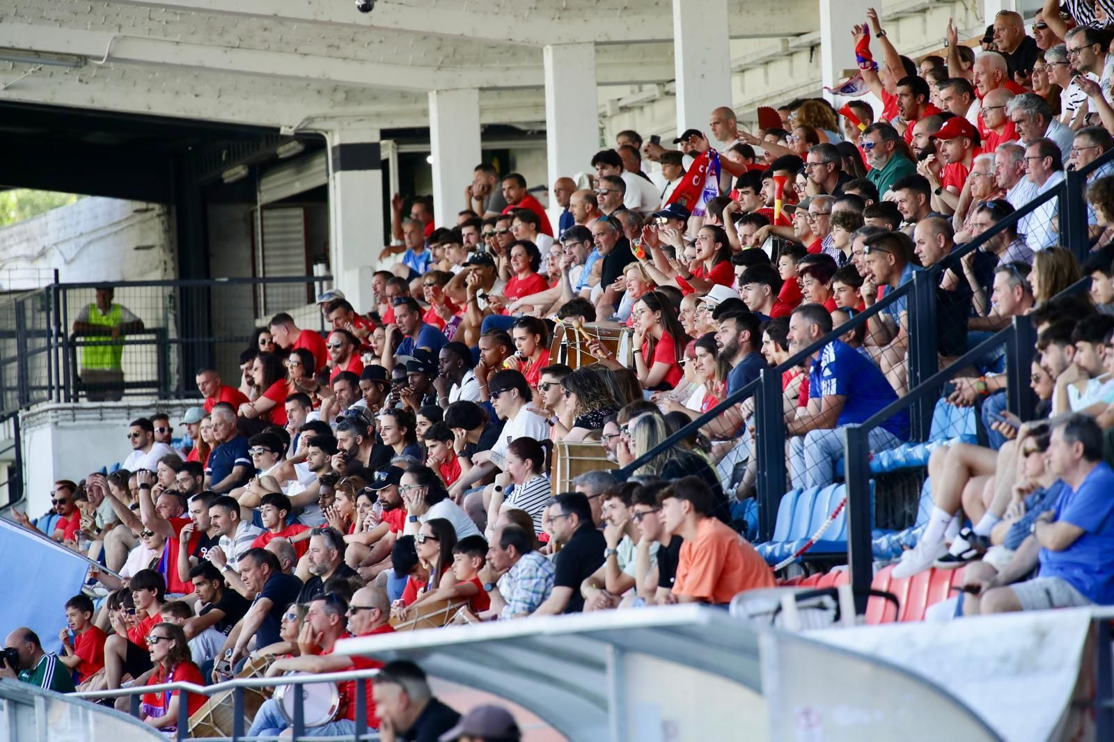 Galería | El Cented Academy conquista la Copa Diputación ante el calor de O Couto