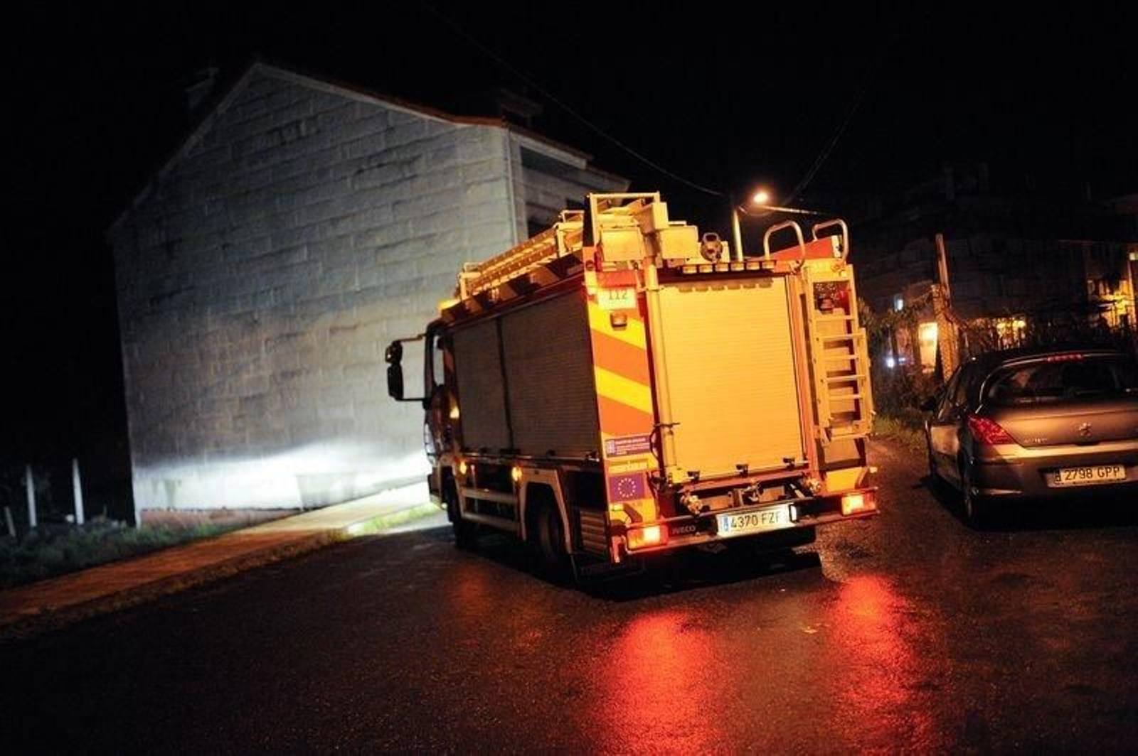 Las imágenes del escenario del crimen machista de O Carballiño 15