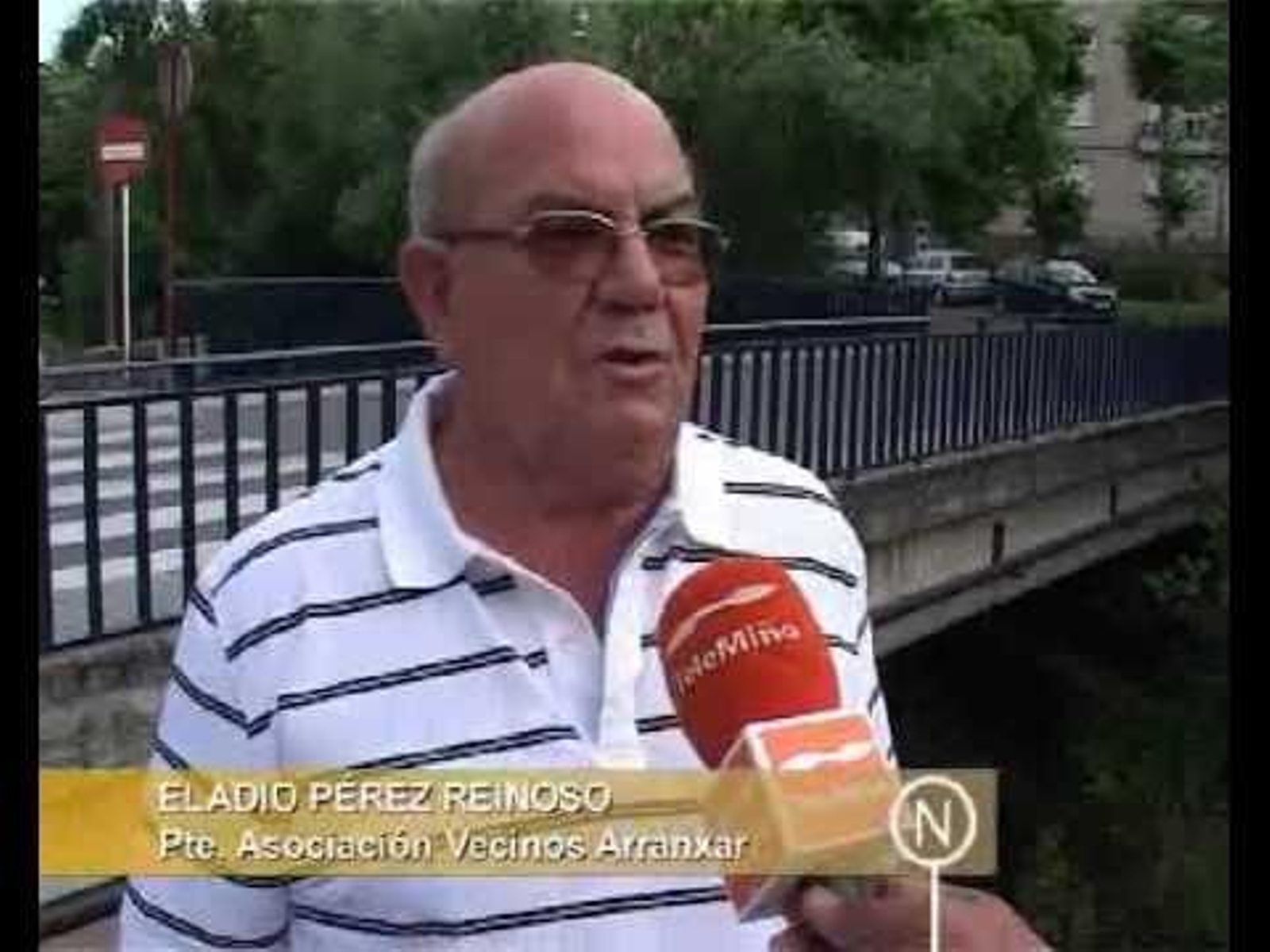 PECES MUERTOS EN EL BARBAÑA, DEBIDO A UN VERTIDO SOBRE EL RÍO