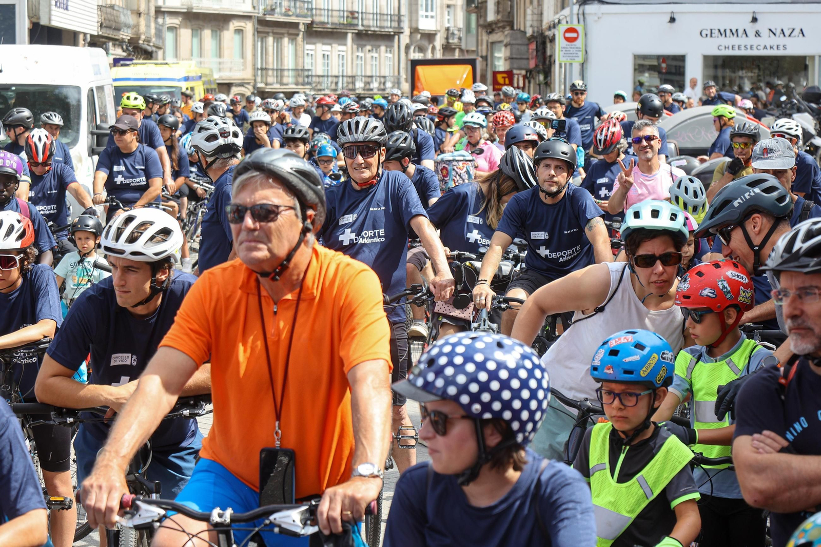 Galería | El ciclismo toma Vigo con la primera edición del Día de la Bici de Atlántico