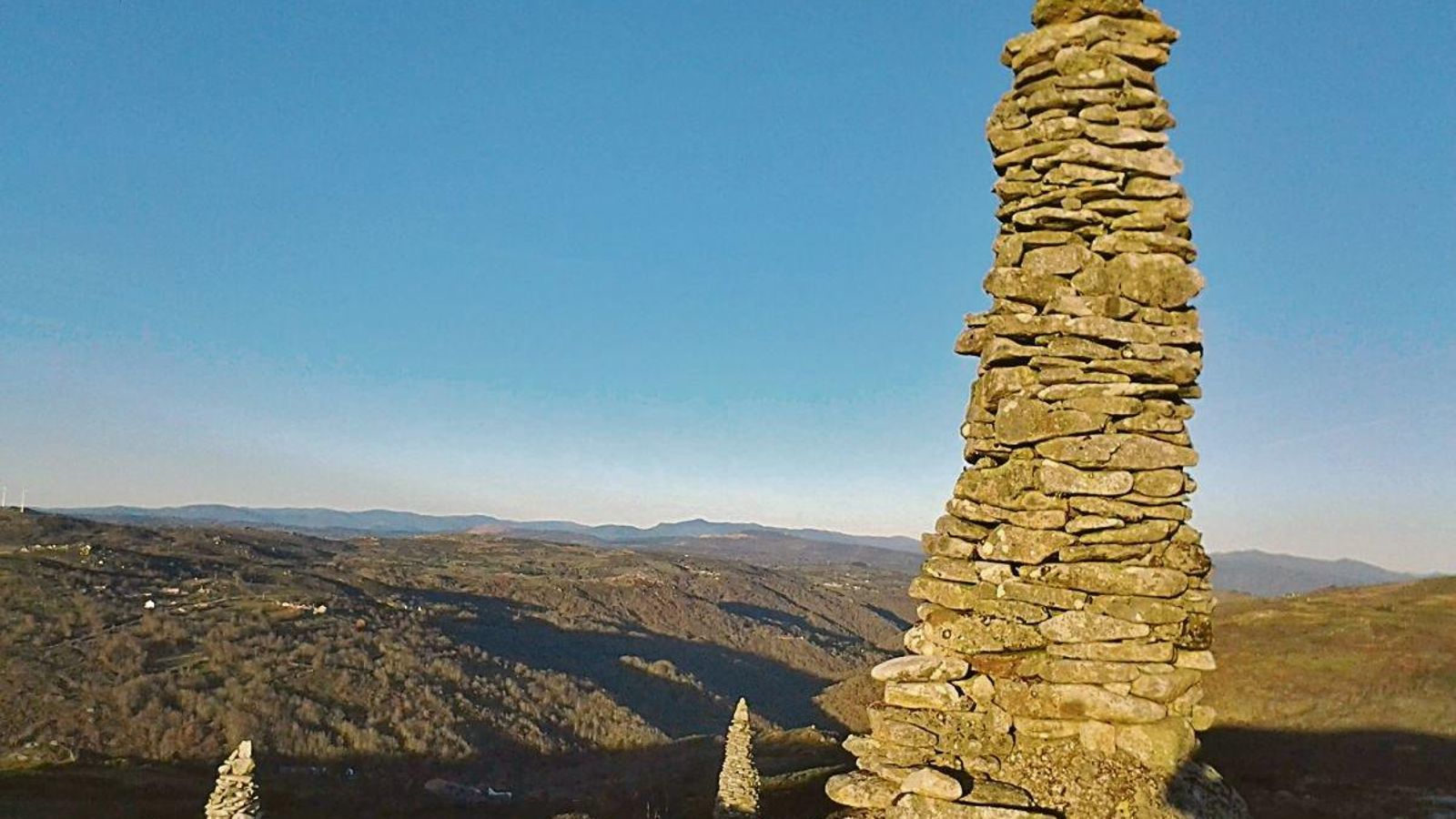 Homes de Pedra na Lama, Acevedo.