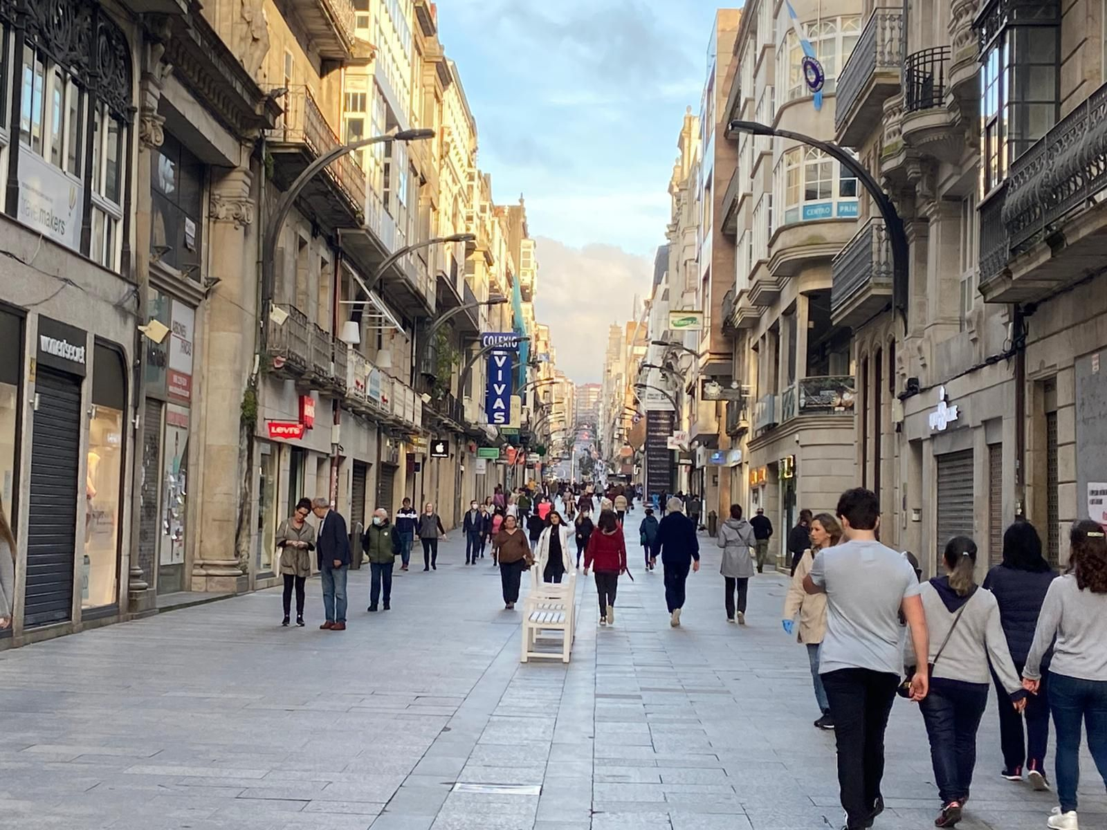 Cachadas en Vigo tres niñas de 14 años robando cremas por valor de 1.300 euros.
