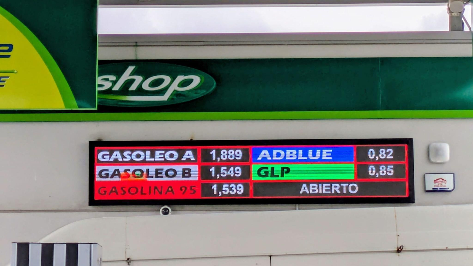 Imagen de una gasolinera en Ourense