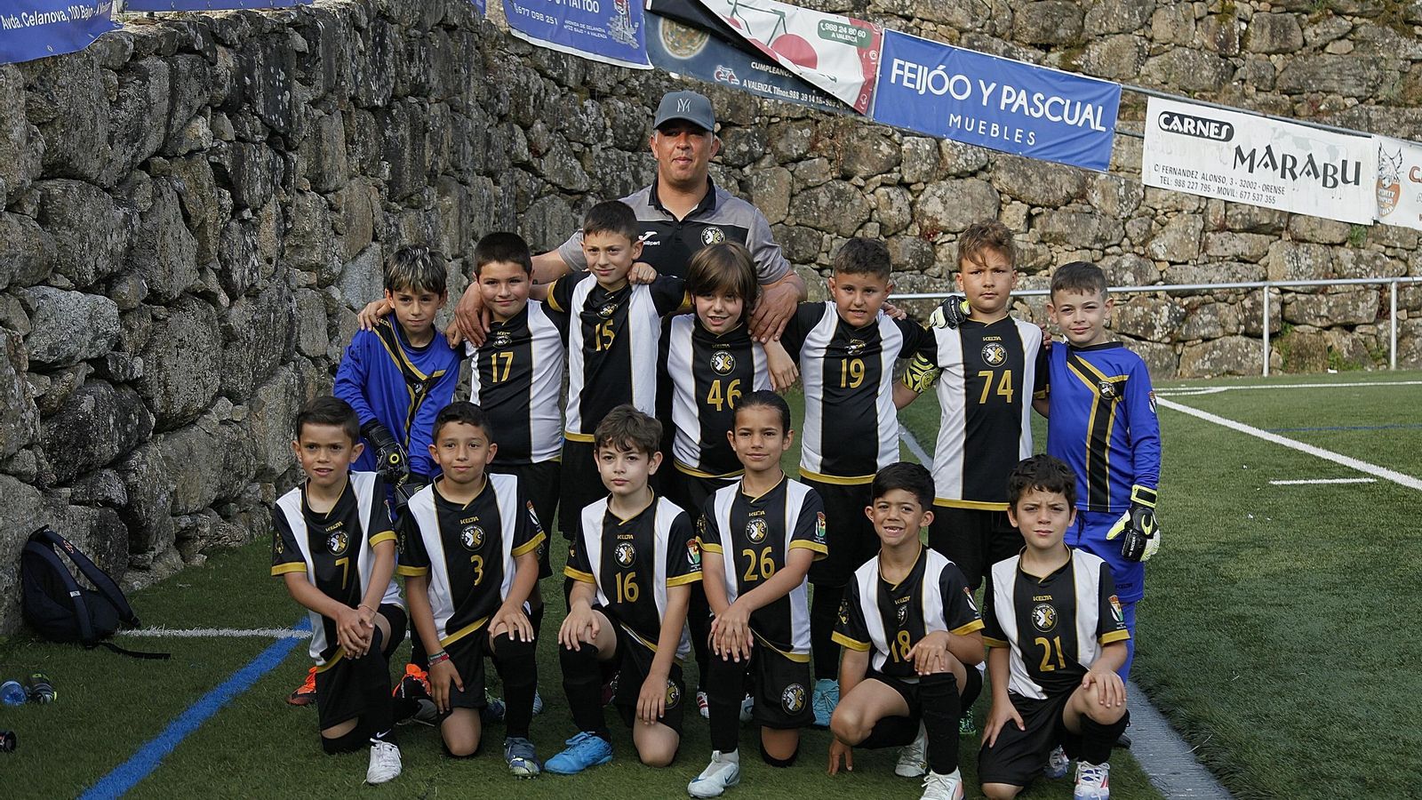 Galería | El fútbol benjamín se concentra en Barbadás