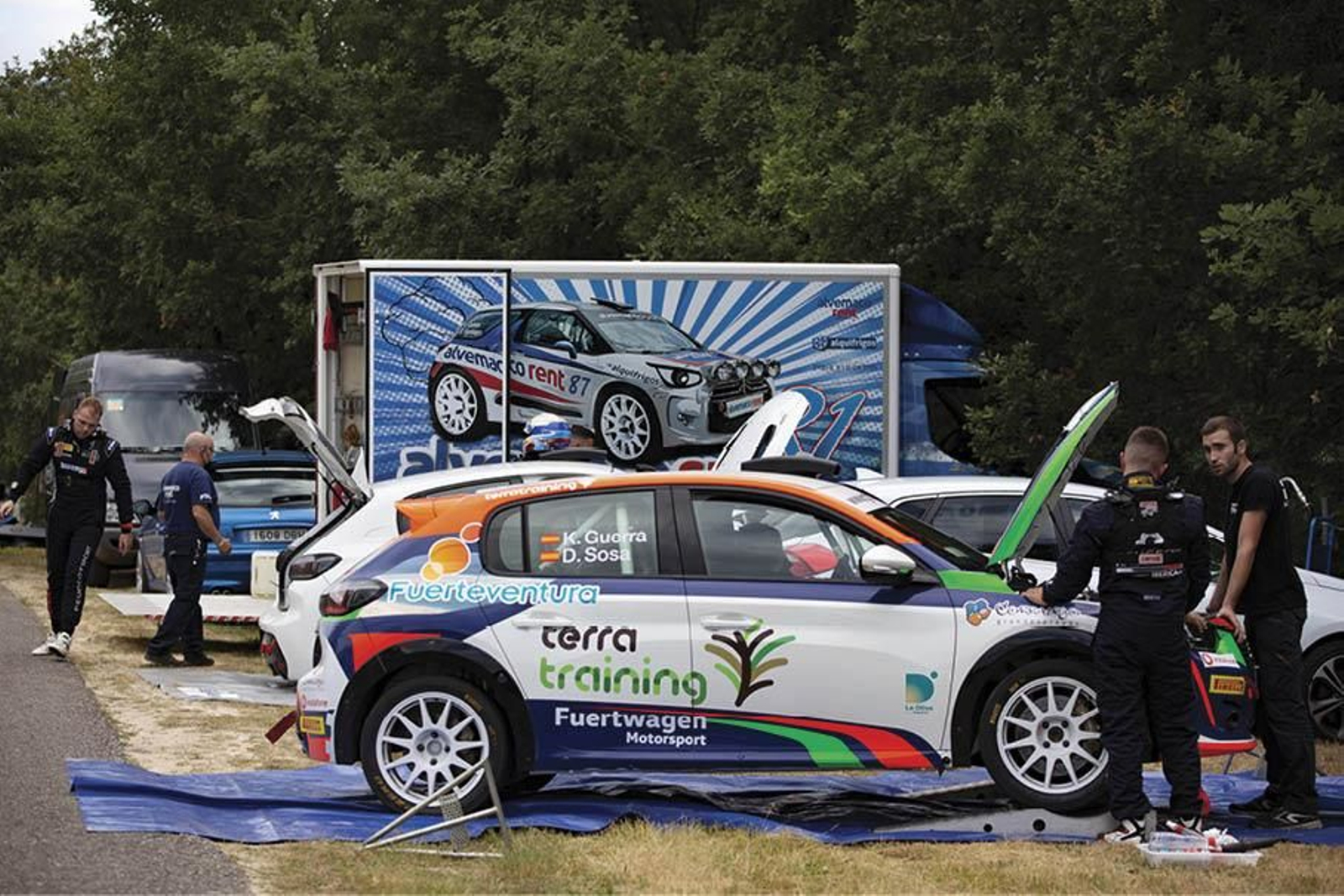 Kevin Guerra, Alejandro Cachón, Daniel Sosa y Jandrín López, en los test de Allariz. (X. Fariñas)